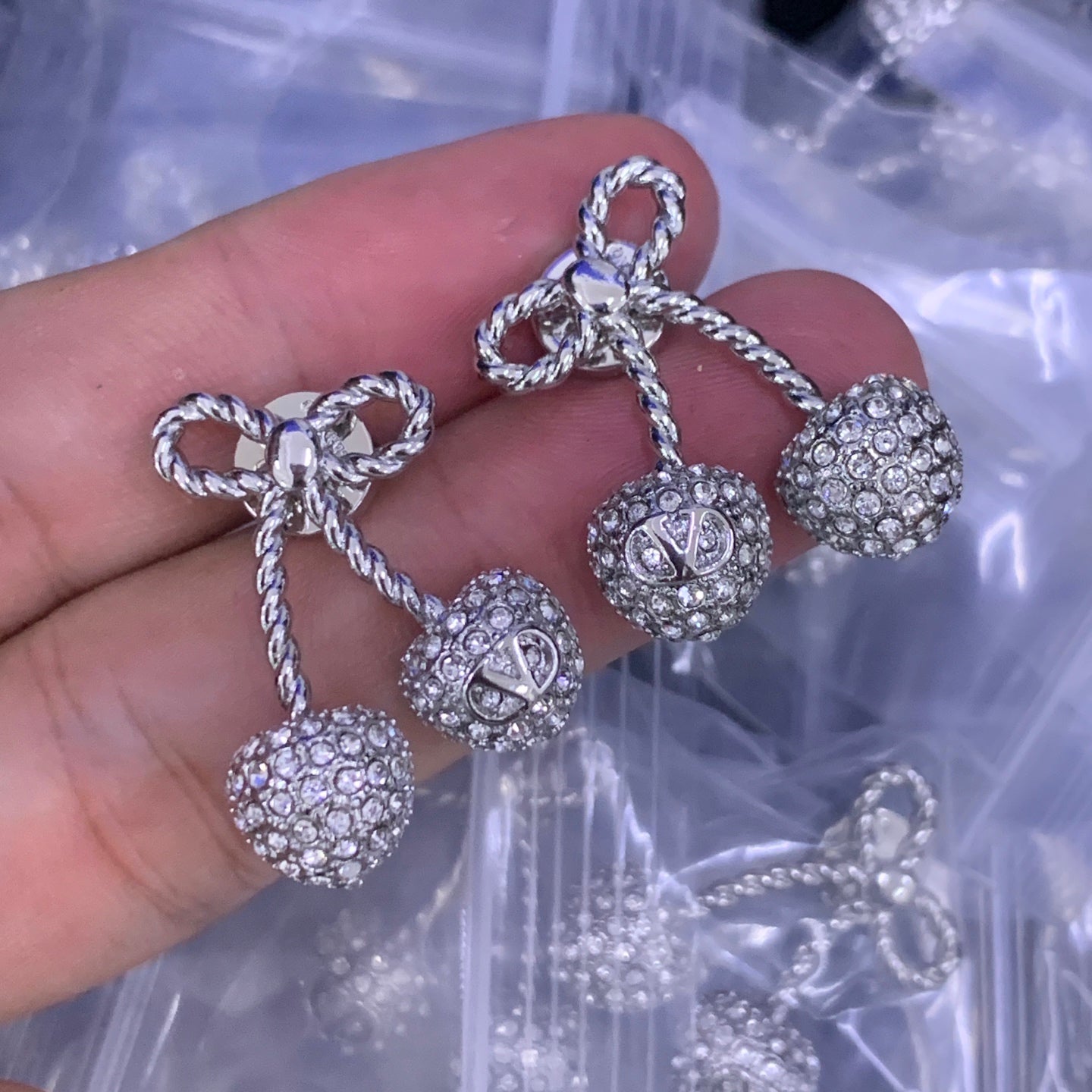 LuxluxHouse Low Price And High Quality Accessories Valentino