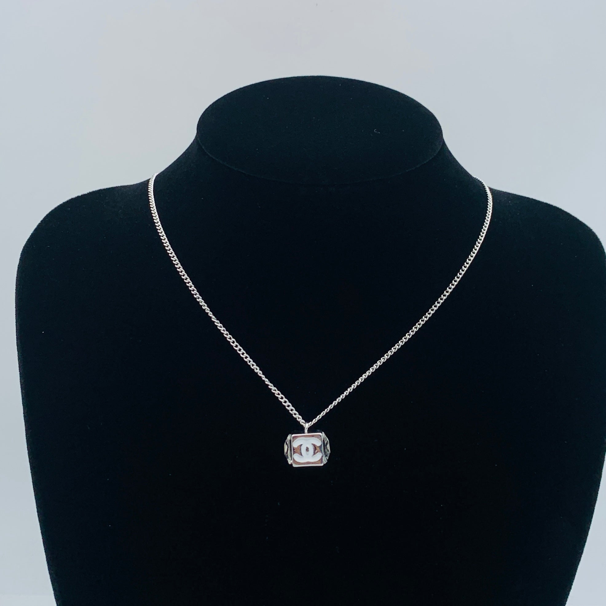 LuxluxHouse Low Price And High Quality Accessories Chanel