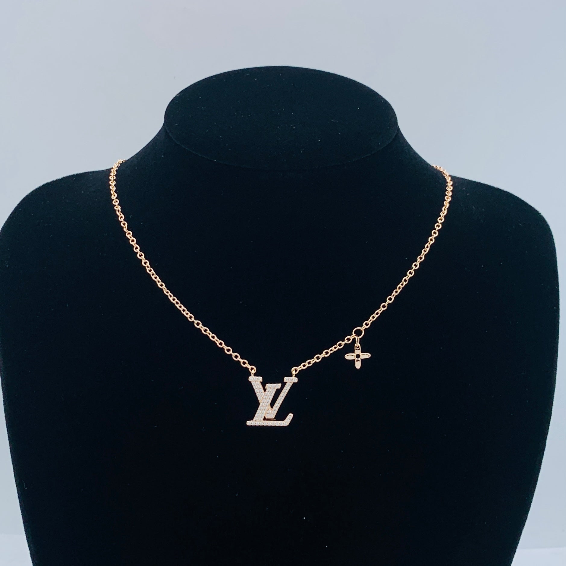 LuxluxHouse Low Price And High Quality Accessories Louis Vuitton