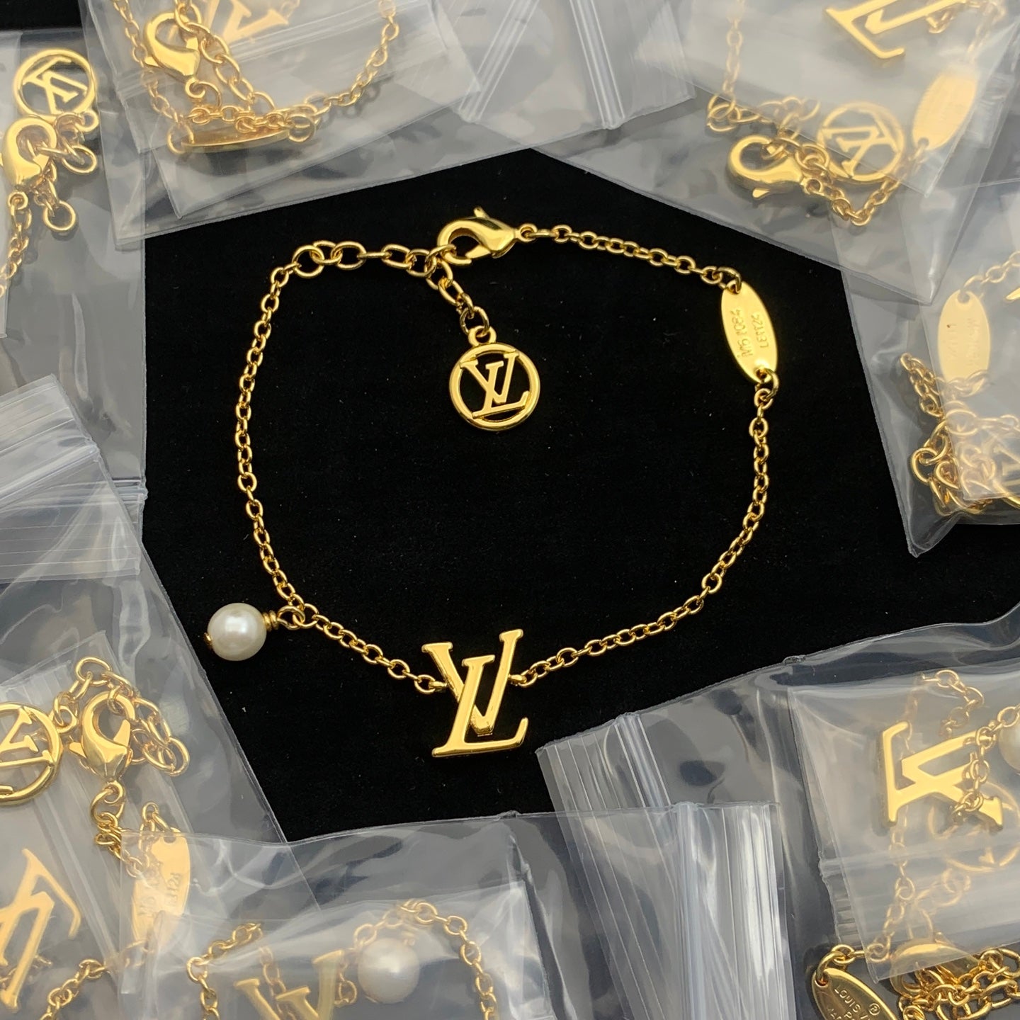 LuxluxHouse Low Price And High Quality Accessories Louis Vuitton