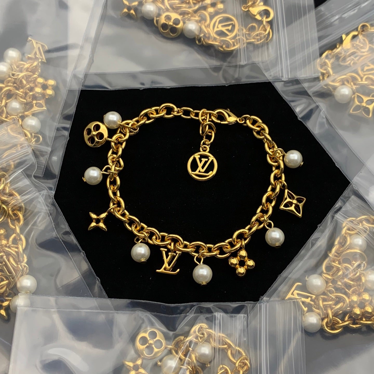 LuxluxHouse Low Price And High Quality Accessories Louis Vuitton