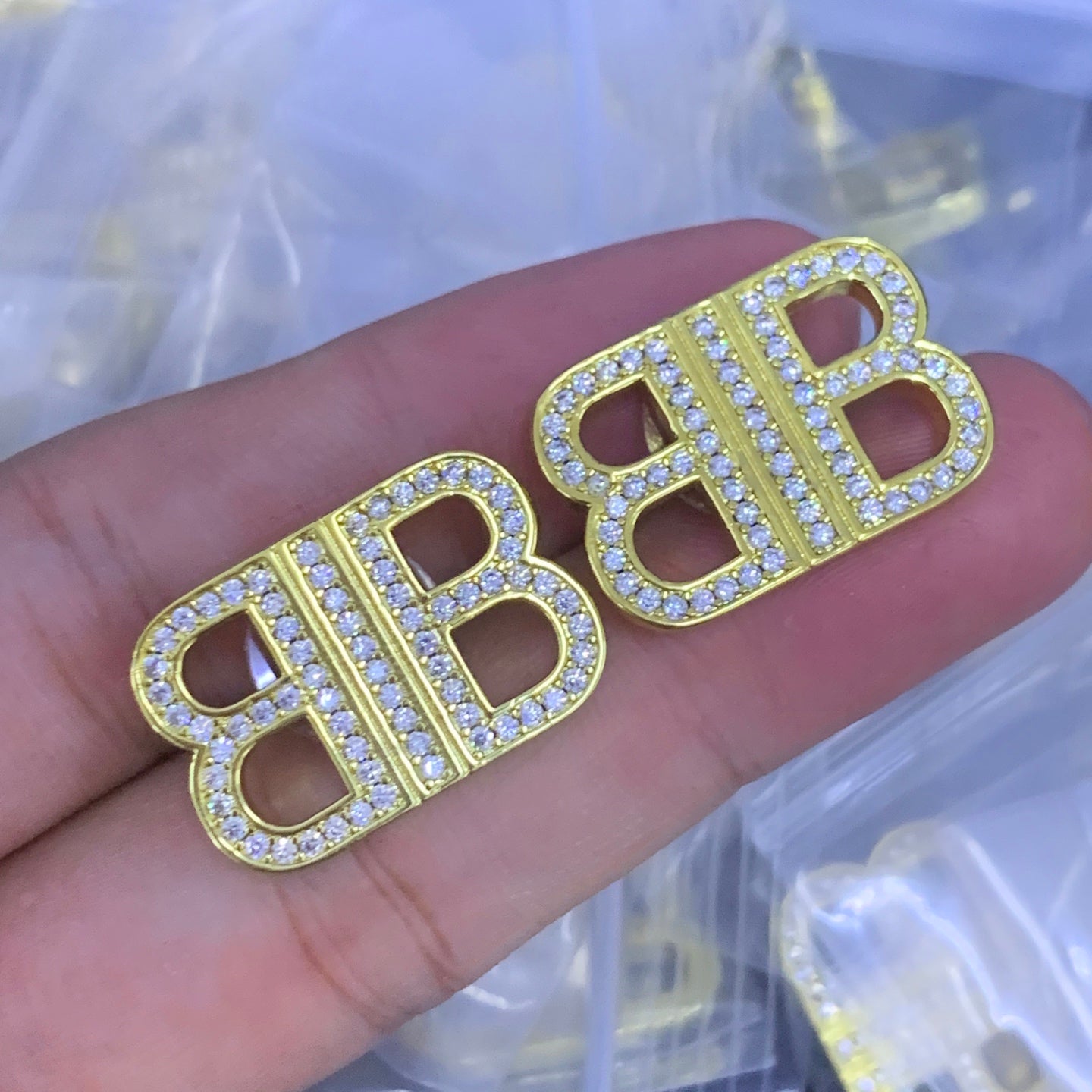 LuxluxHouse Low Price And High Quality Accessories Balenciaga
