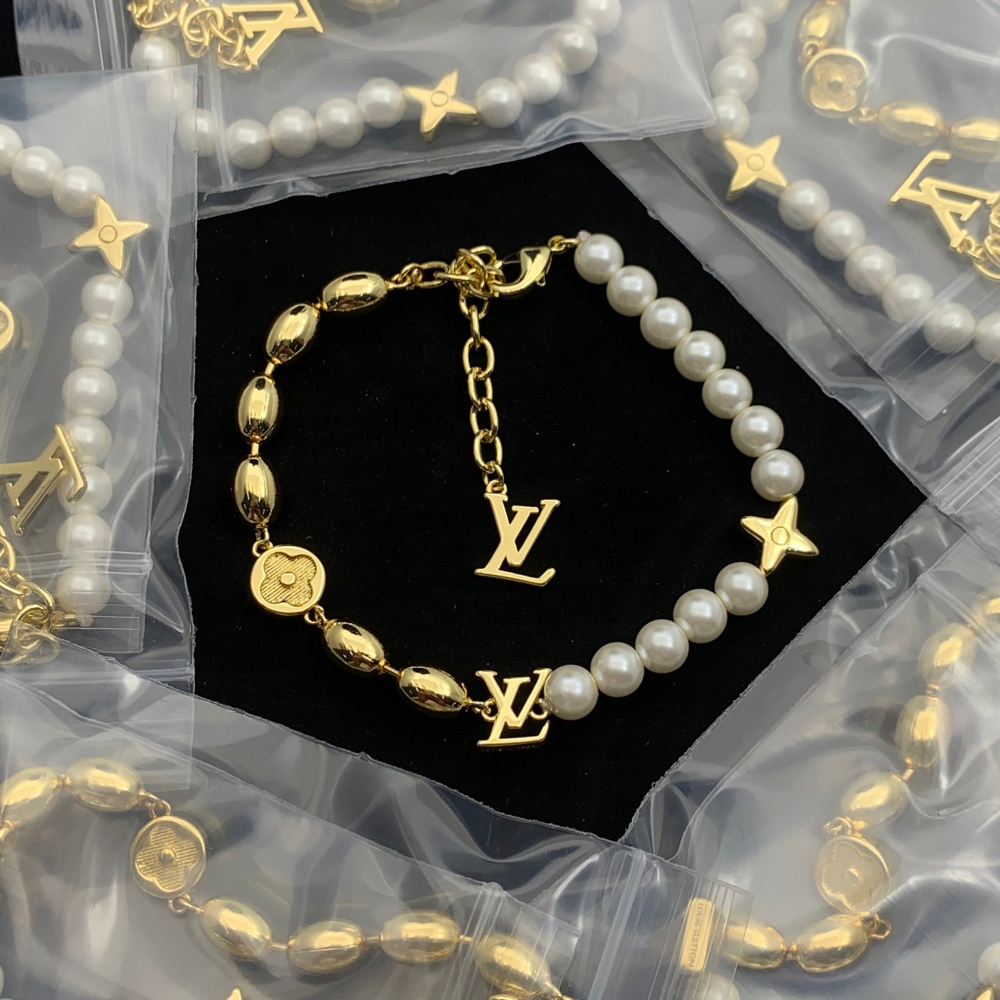 LuxluxHouse Low Price And High Quality Accessories Louis Vuitton