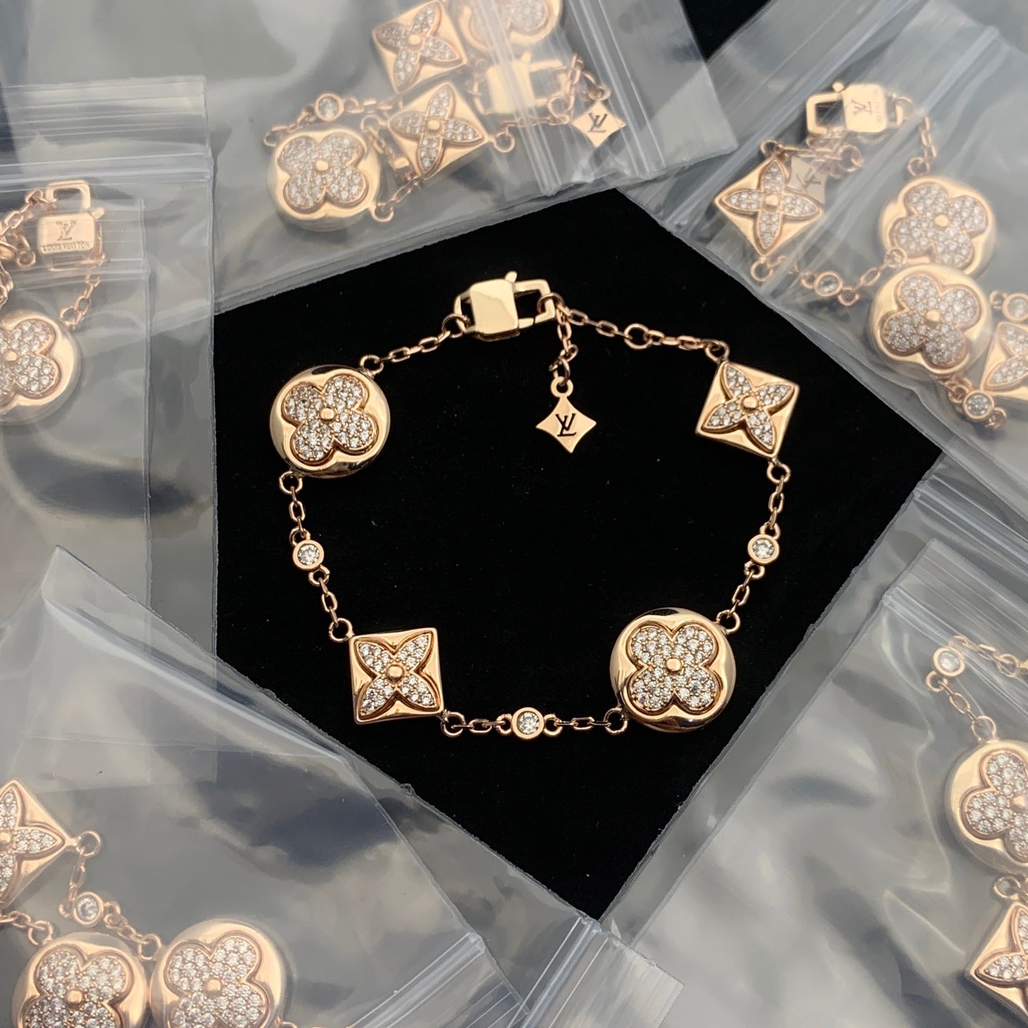 LuxluxHouse Low Price And High Quality Accessories Louis Vuitton