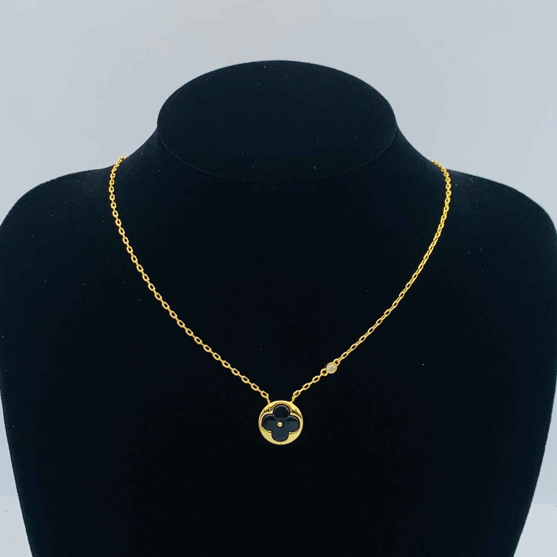 LuxluxHouse Low Price And High Quality Accessories Louis Vuitton