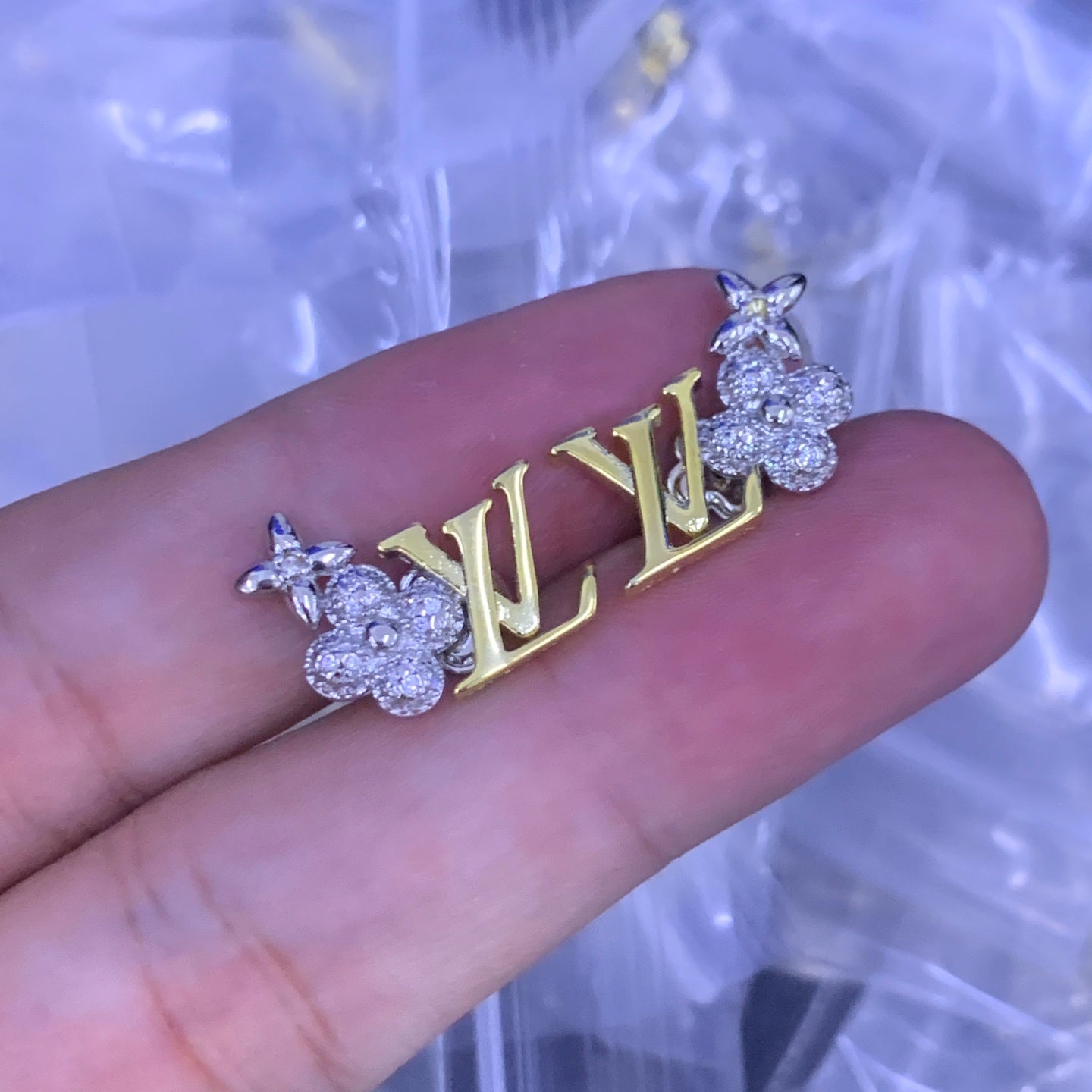 LuxluxHouse Low Price And High Quality Accessories Louis Vuitton