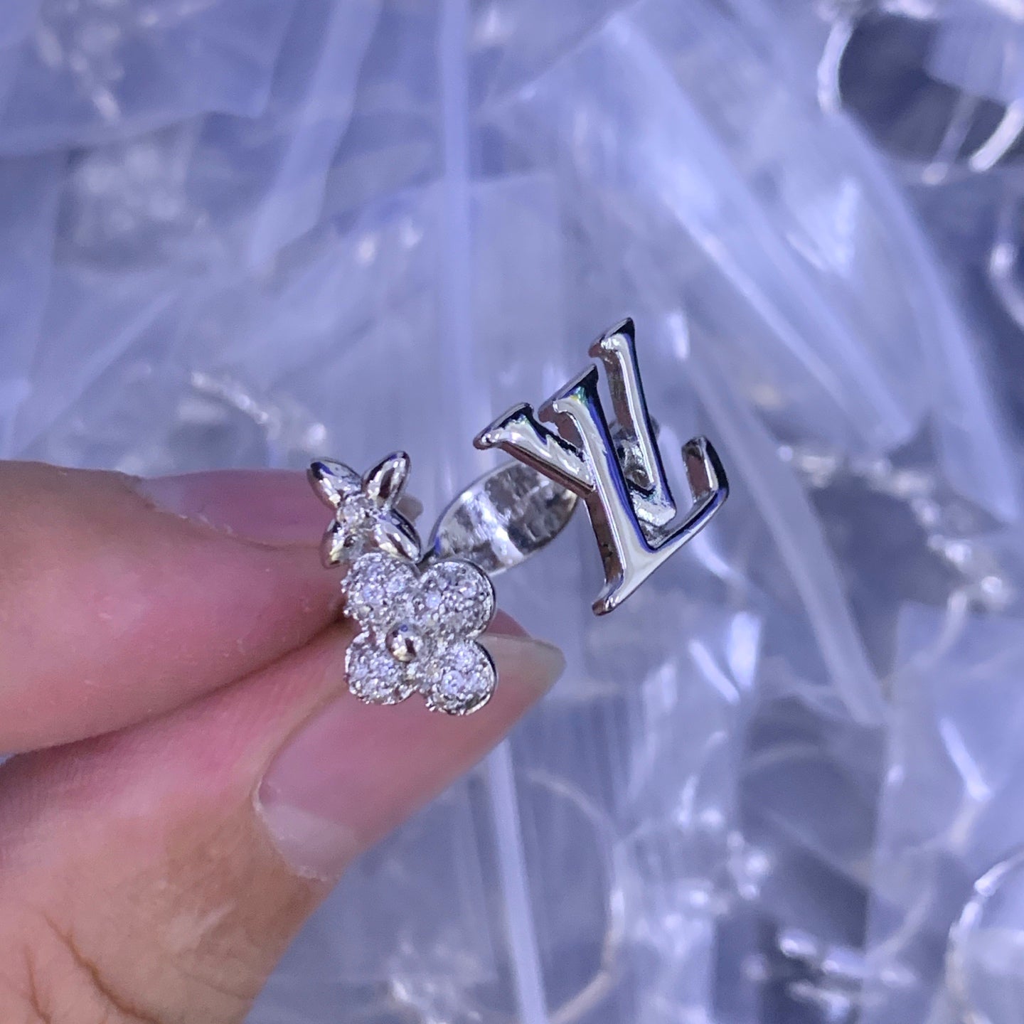 LuxluxHouse Low Price And High Quality Accessories Louis Vuitton