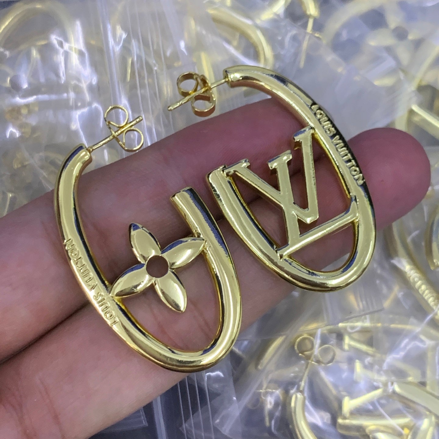 LuxluxHouse Low Price And High Quality Accessories Louis Vuitton