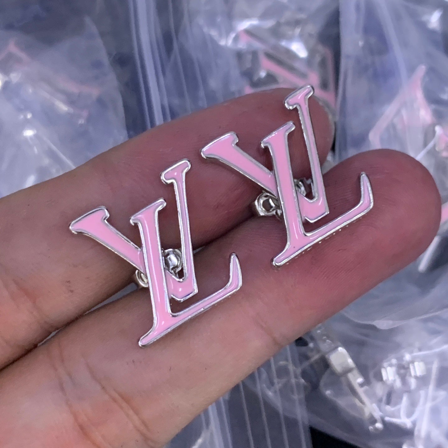 LuxluxHouse Low Price And High Quality Accessories Louis Vuitton