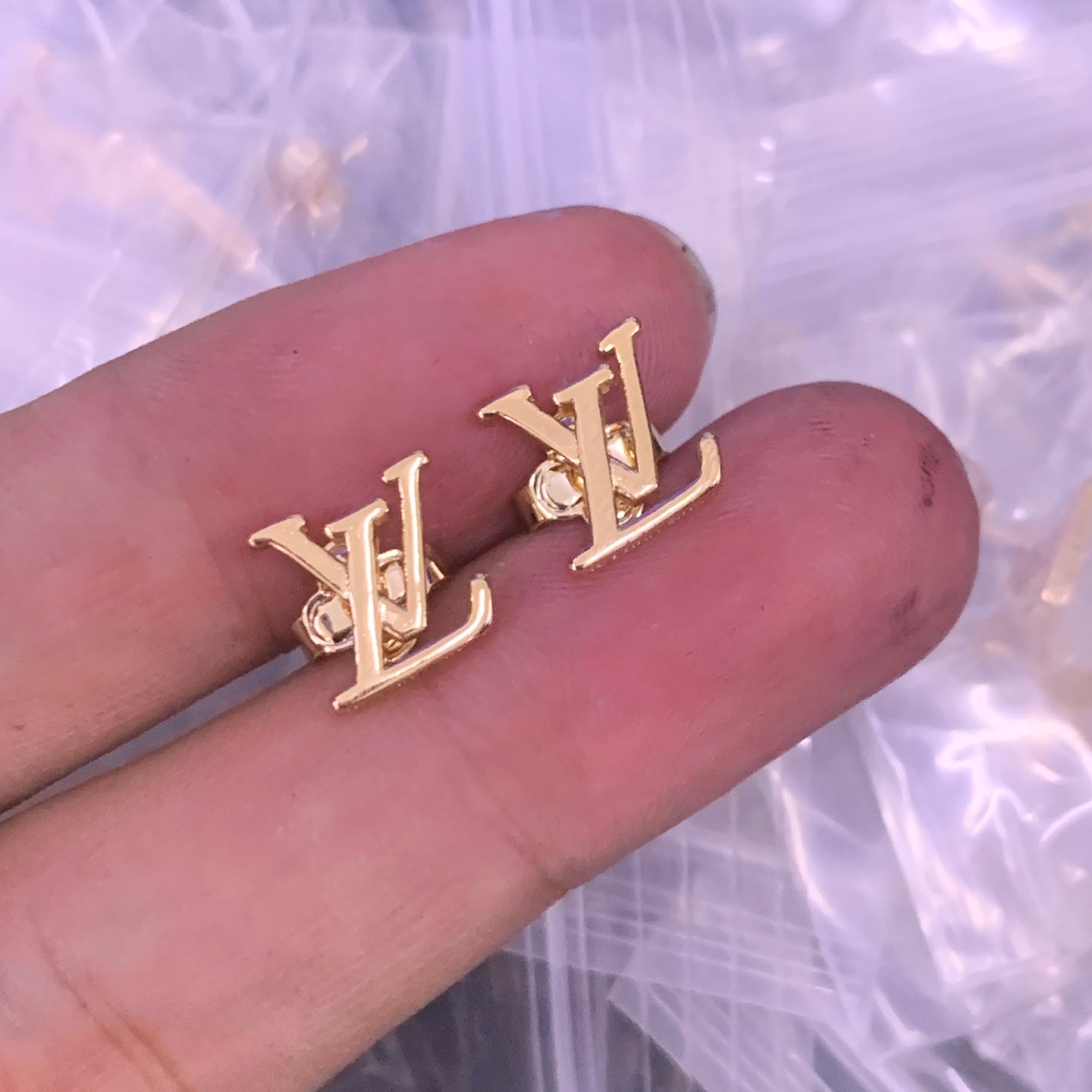 LuxluxHouse Low Price And High Quality Accessories Louis Vuitton