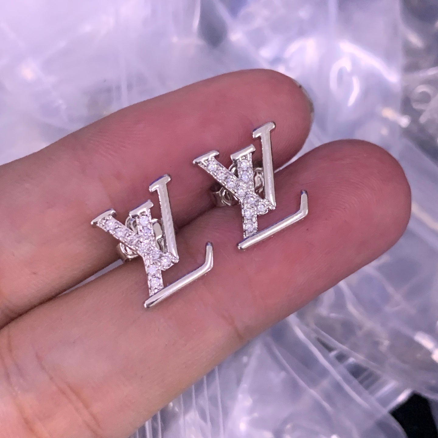 LuxluxHouse Low Price And High Quality Accessories Louis Vuitton