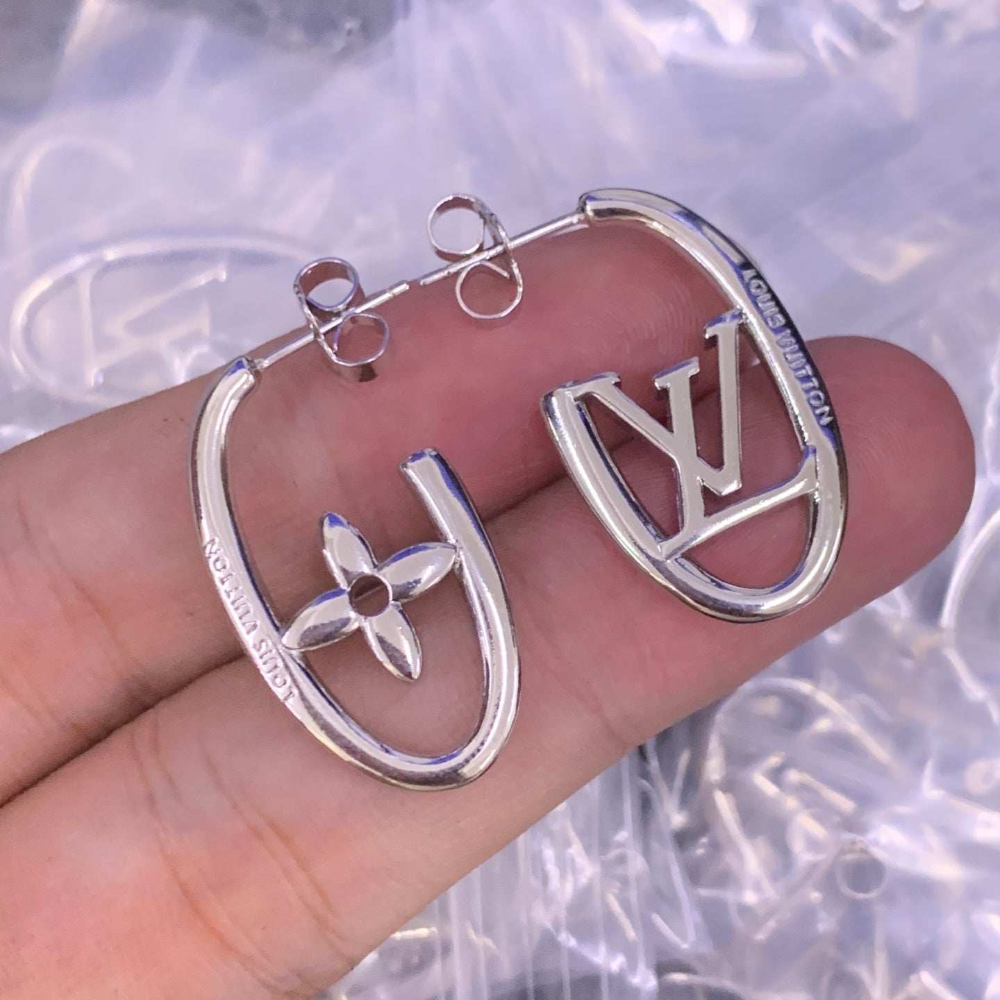 LuxluxHouse Low Price And High Quality Accessories Louis Vuitton