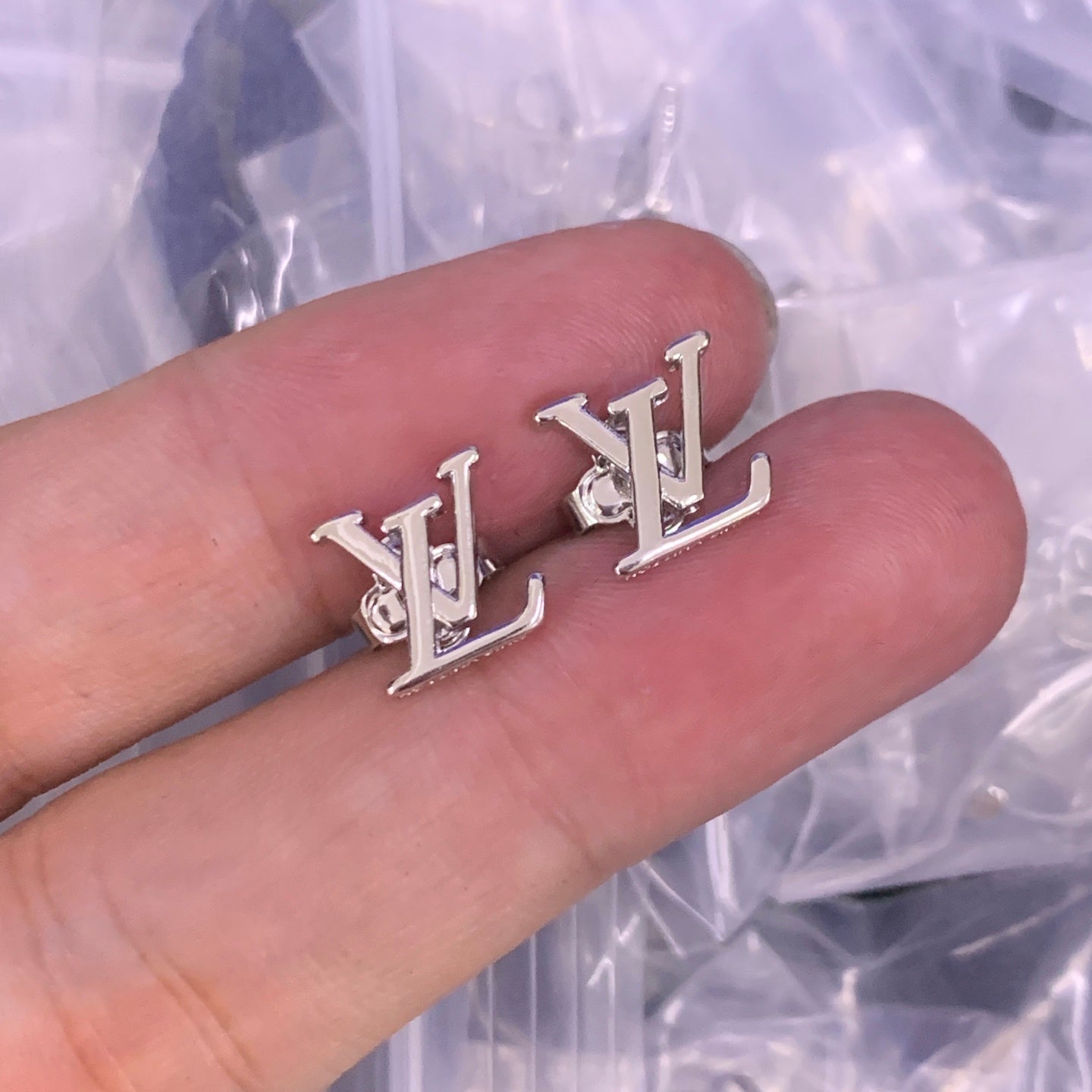 LuxluxHouse Low Price And High Quality Accessories Louis Vuitton