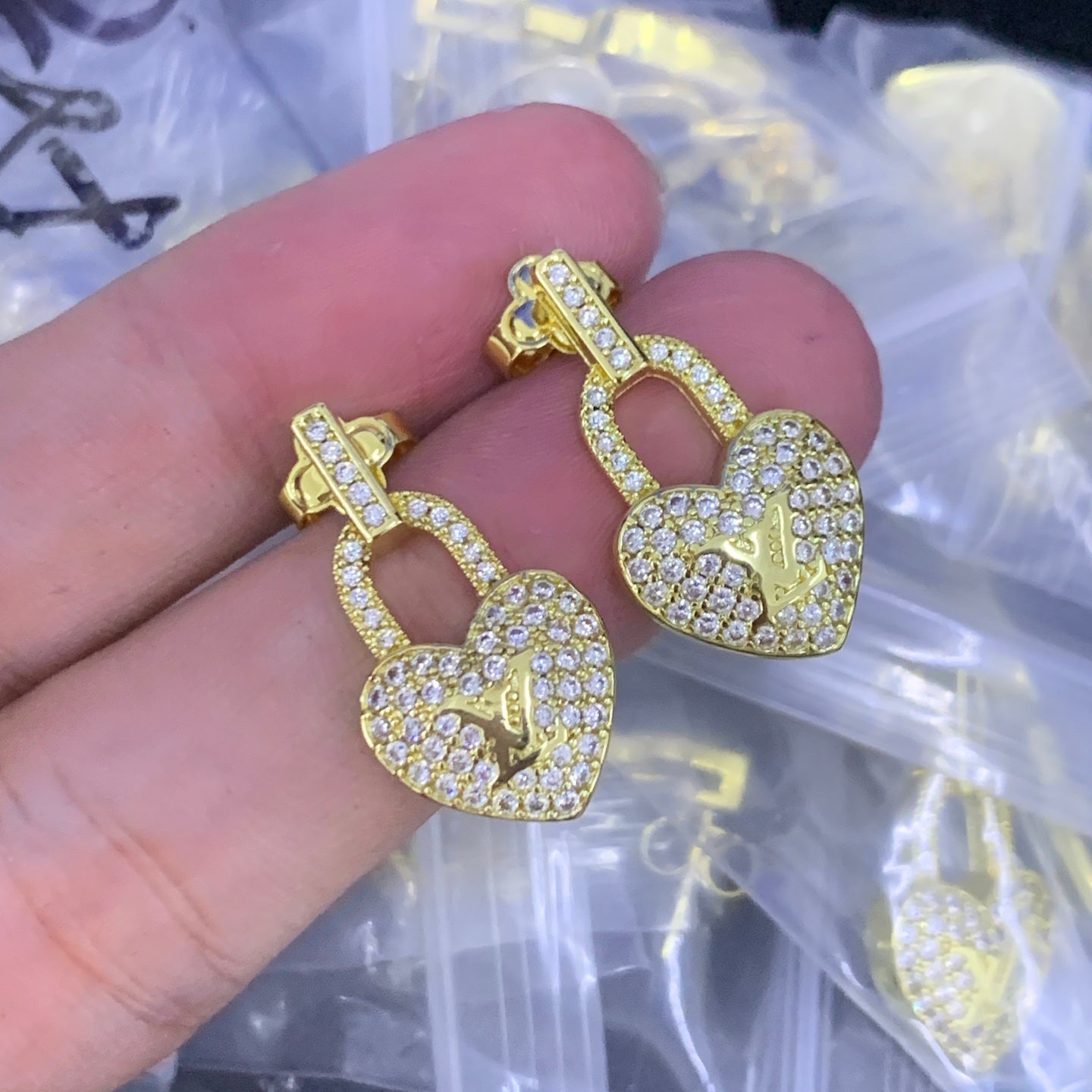 LuxluxHouse Low Price And High Quality Accessories Louis Vuitton