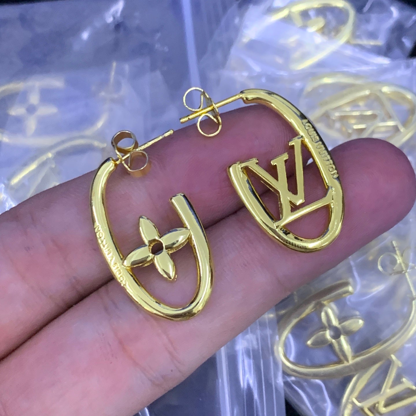 LuxluxHouse Low Price And High Quality Accessories Louis Vuitton