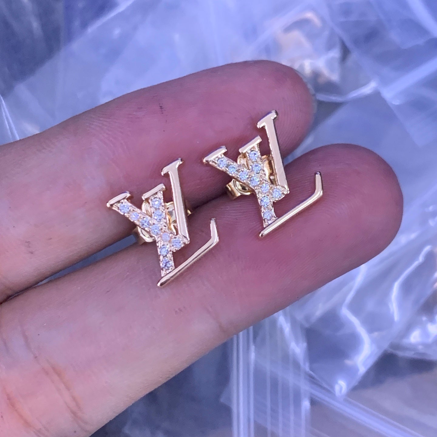 LuxluxHouse Low Price And High Quality Accessories Louis Vuitton