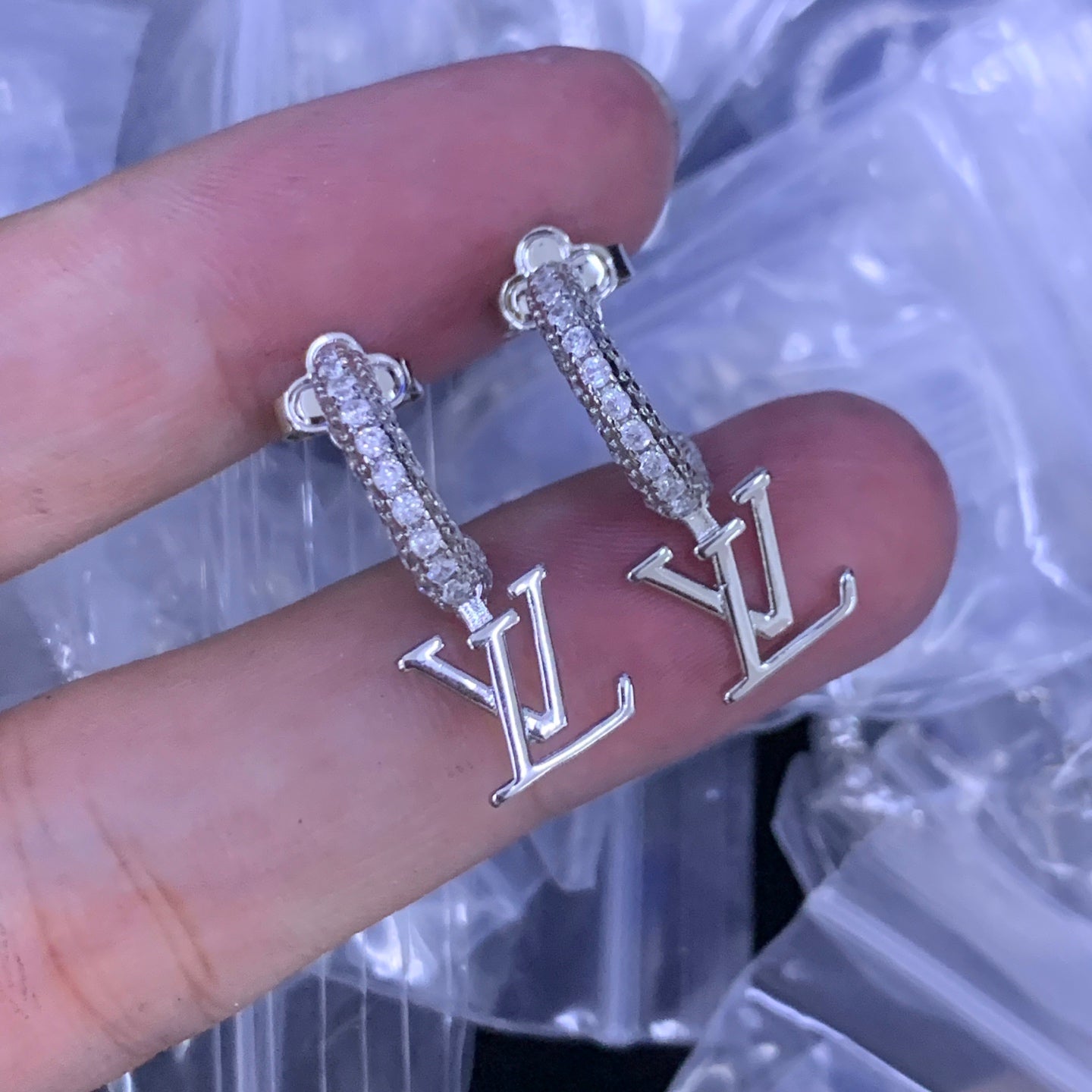 LuxluxHouse Low Price And High Quality Accessories Louis Vuitton