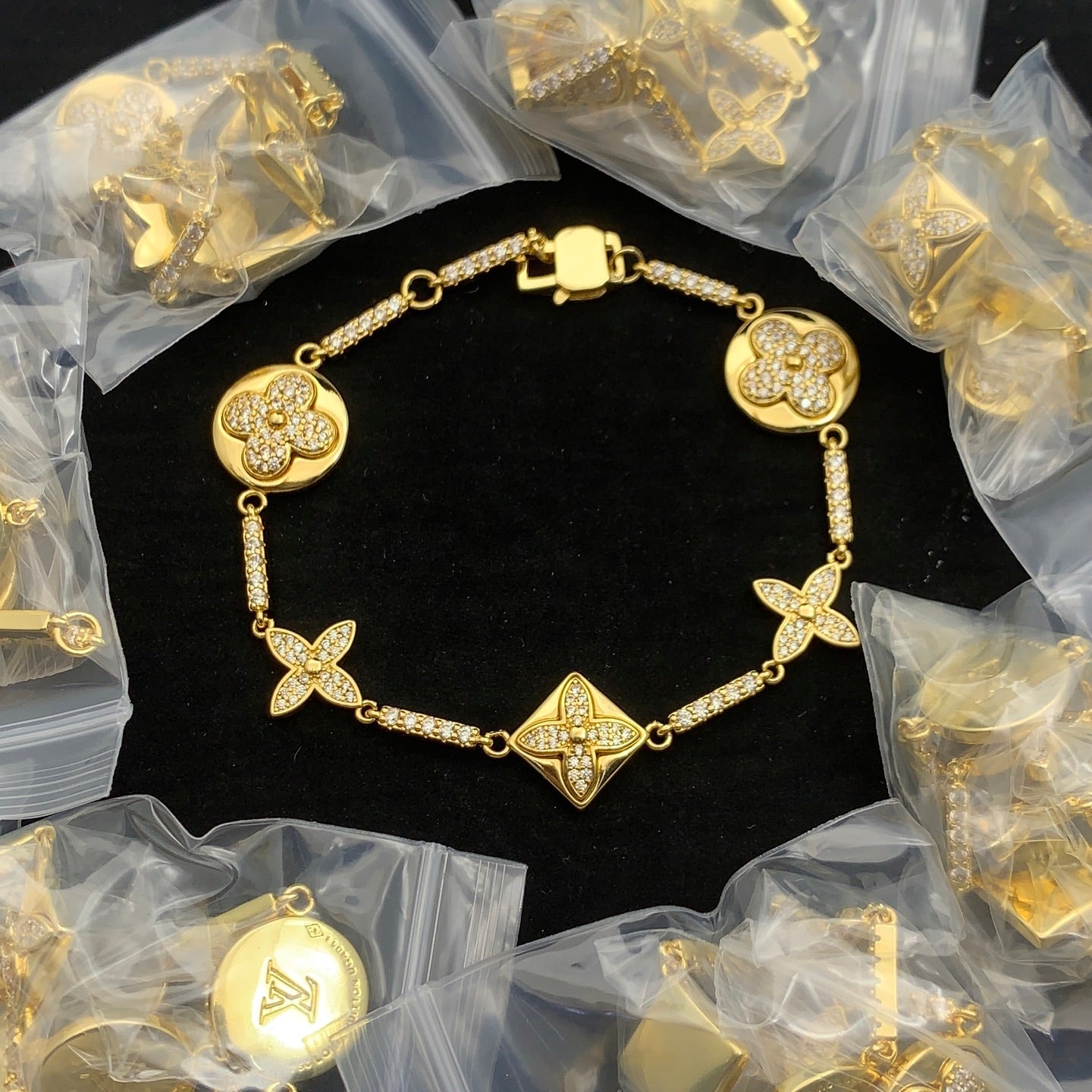 LuxluxHouse Low Price And High Quality Accessories Louis Vuitton