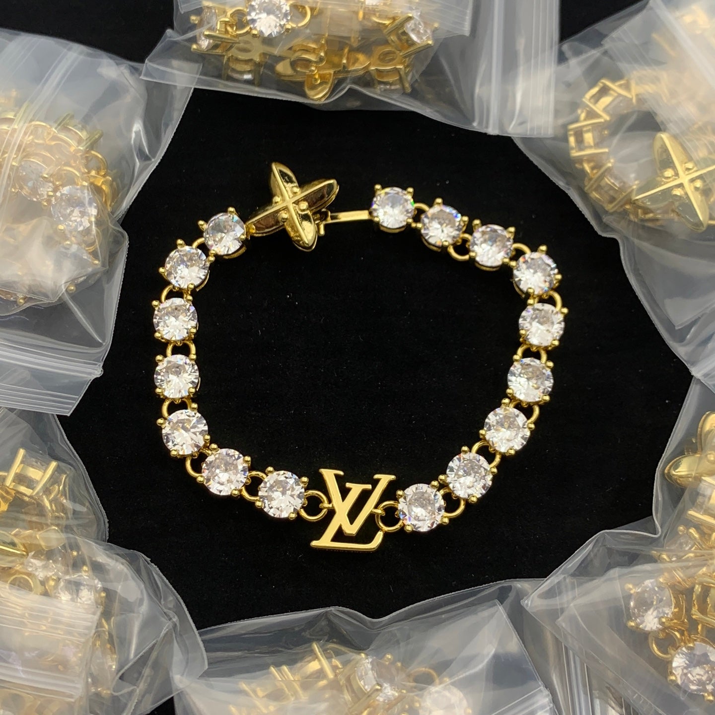 LuxluxHouse Low Price And High Quality Accessories Louis Vuitton