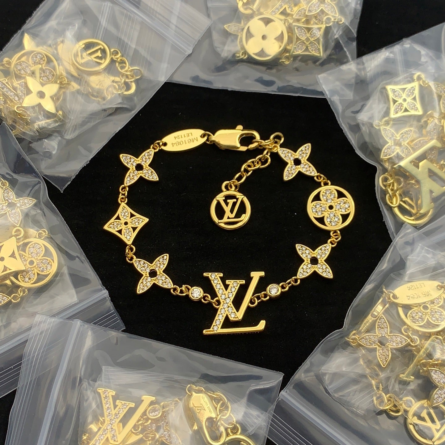 LuxluxHouse Low Price And High Quality Accessories Louis Vuitton