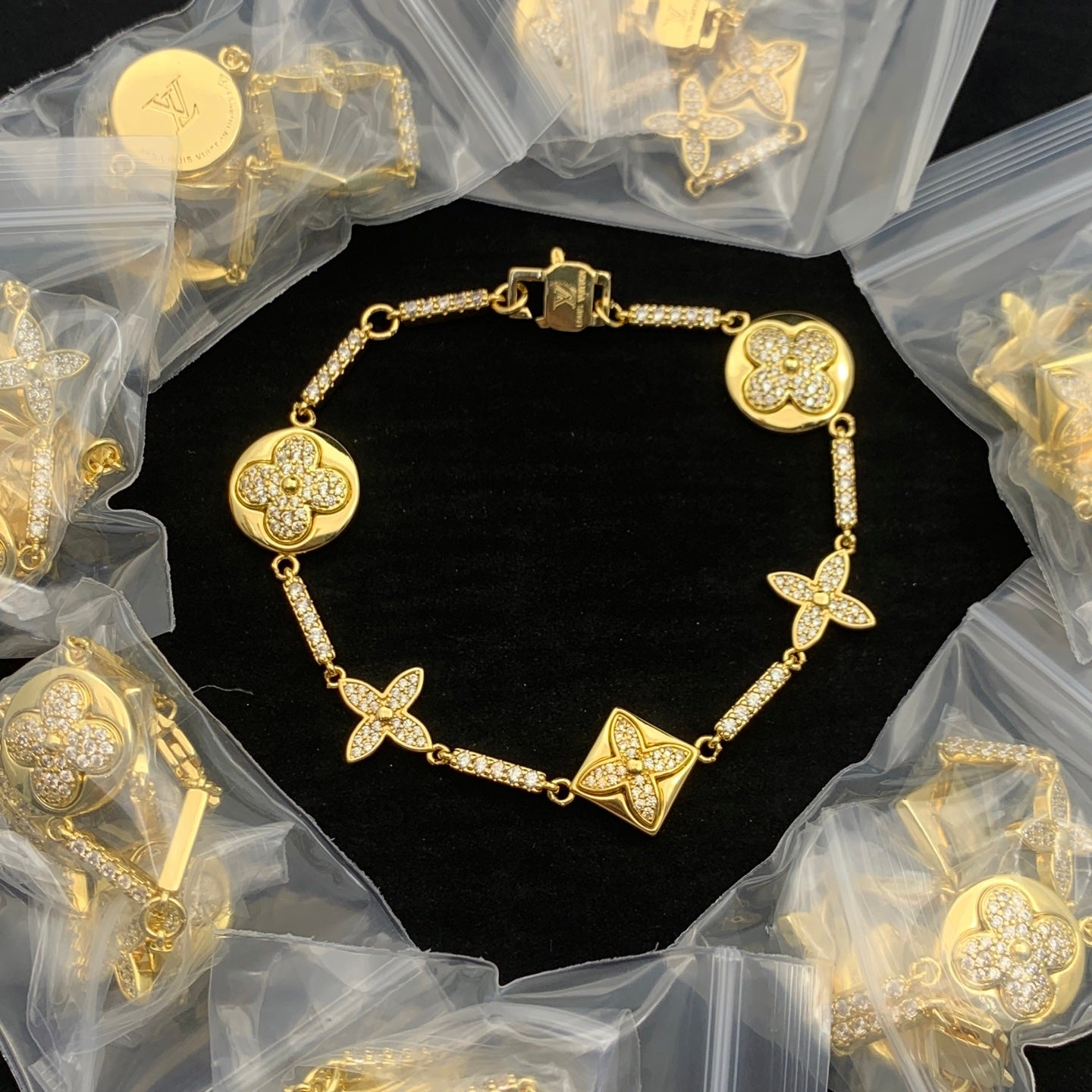 LuxluxHouse Low Price And High Quality Accessories Louis Vuitton