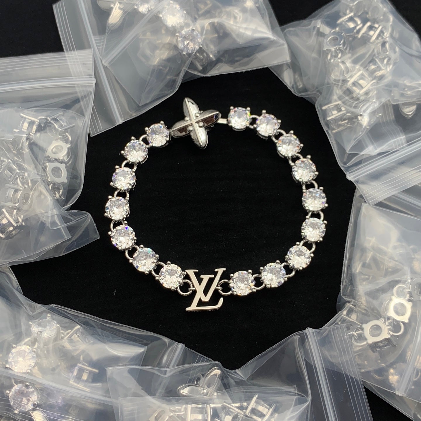 LuxluxHouse Low Price And High Quality Accessories Louis Vuitton