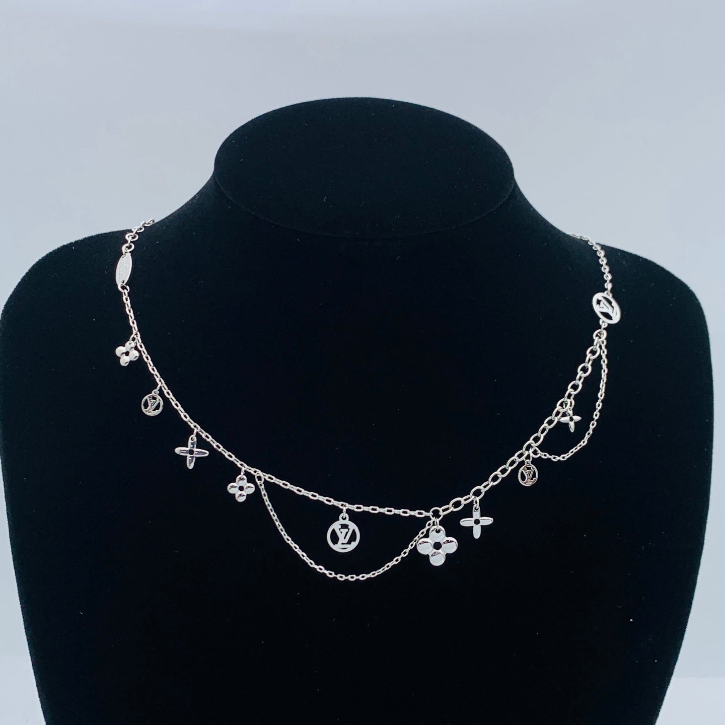 LuxluxHouse Low Price And High Quality Accessories Louis Vuitton