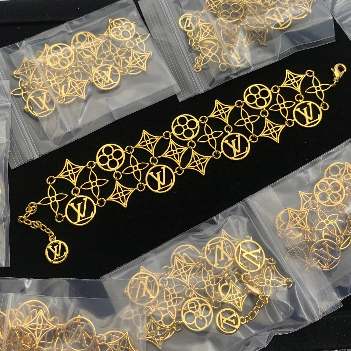 LuxluxHouse Low Price And High Quality Accessories Louis Vuitton