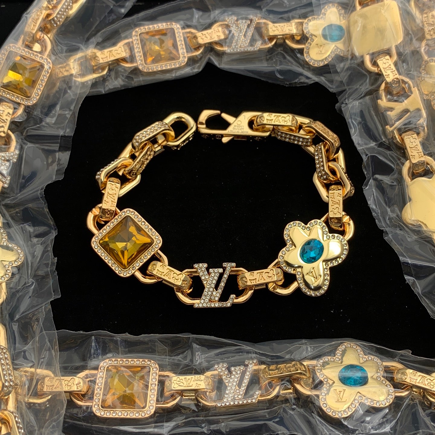 LuxluxHouse Low Price And High Quality Accessories Louis Vuitton