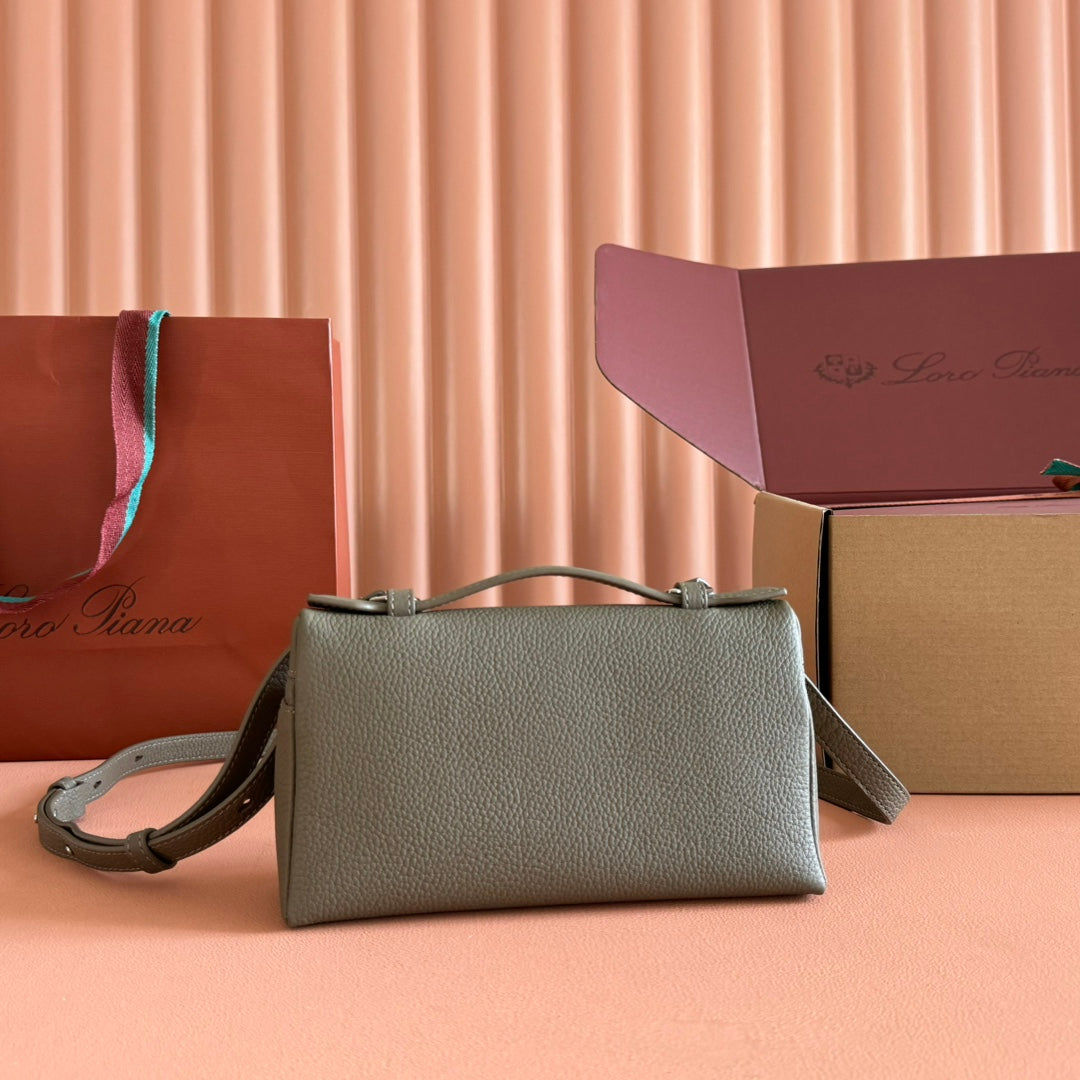 LuxluxHouse Best Quality Bags Loro Piana Women