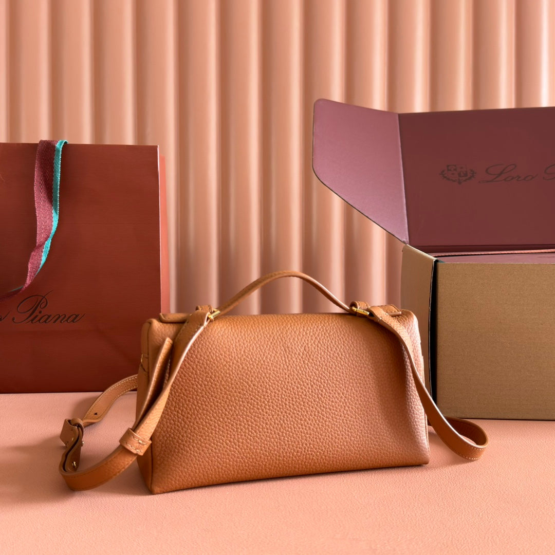 LuxluxHouse Best Quality Bags Loro Piana Women