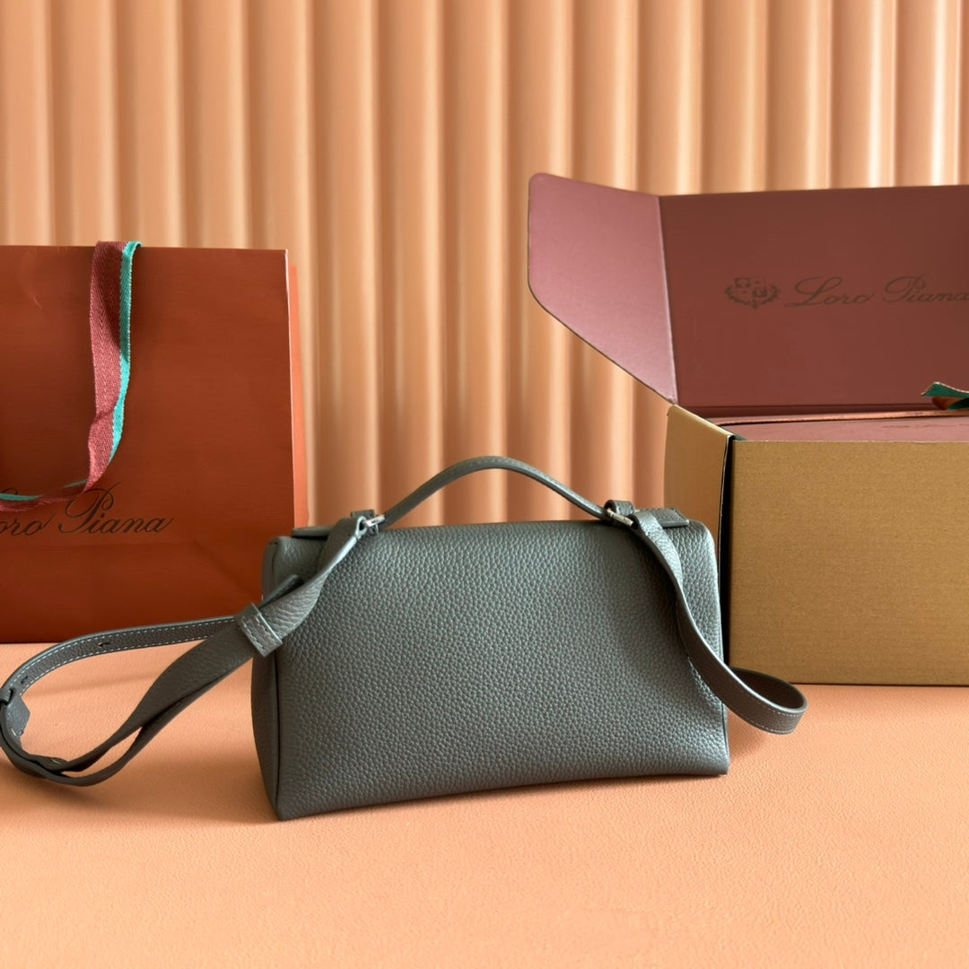 LuxluxHouse Best Quality Bags Loro Piana Women
