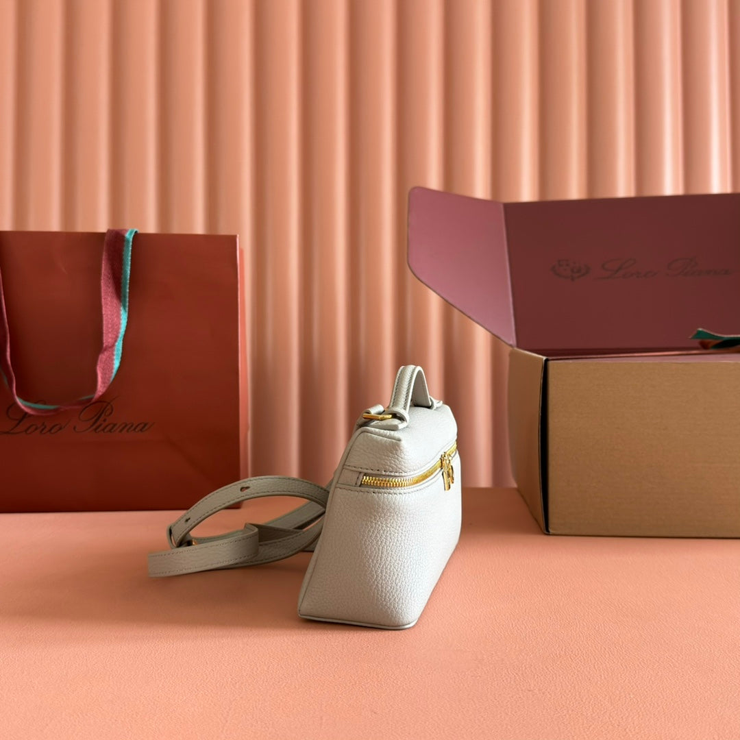 LuxluxHouse Best Quality Bags Loro Piana Women