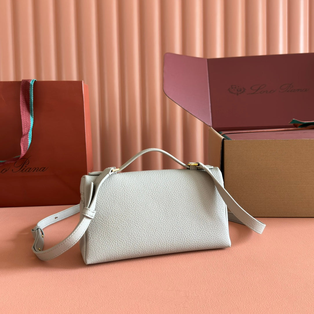 LuxluxHouse Best Quality Bags Loro Piana Women