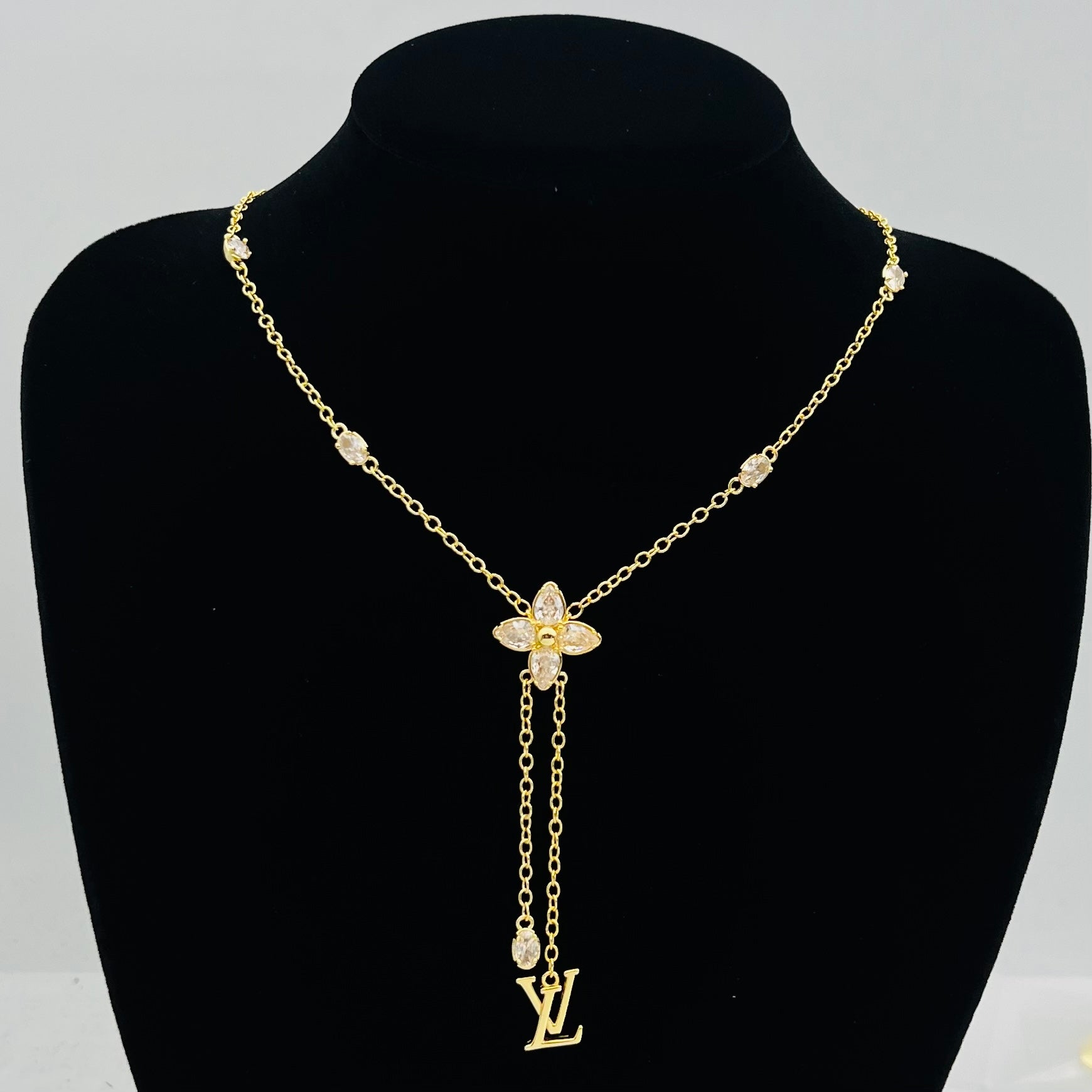 LuxluxHouse Low Price And High Quality Accessories Louis Vuitton