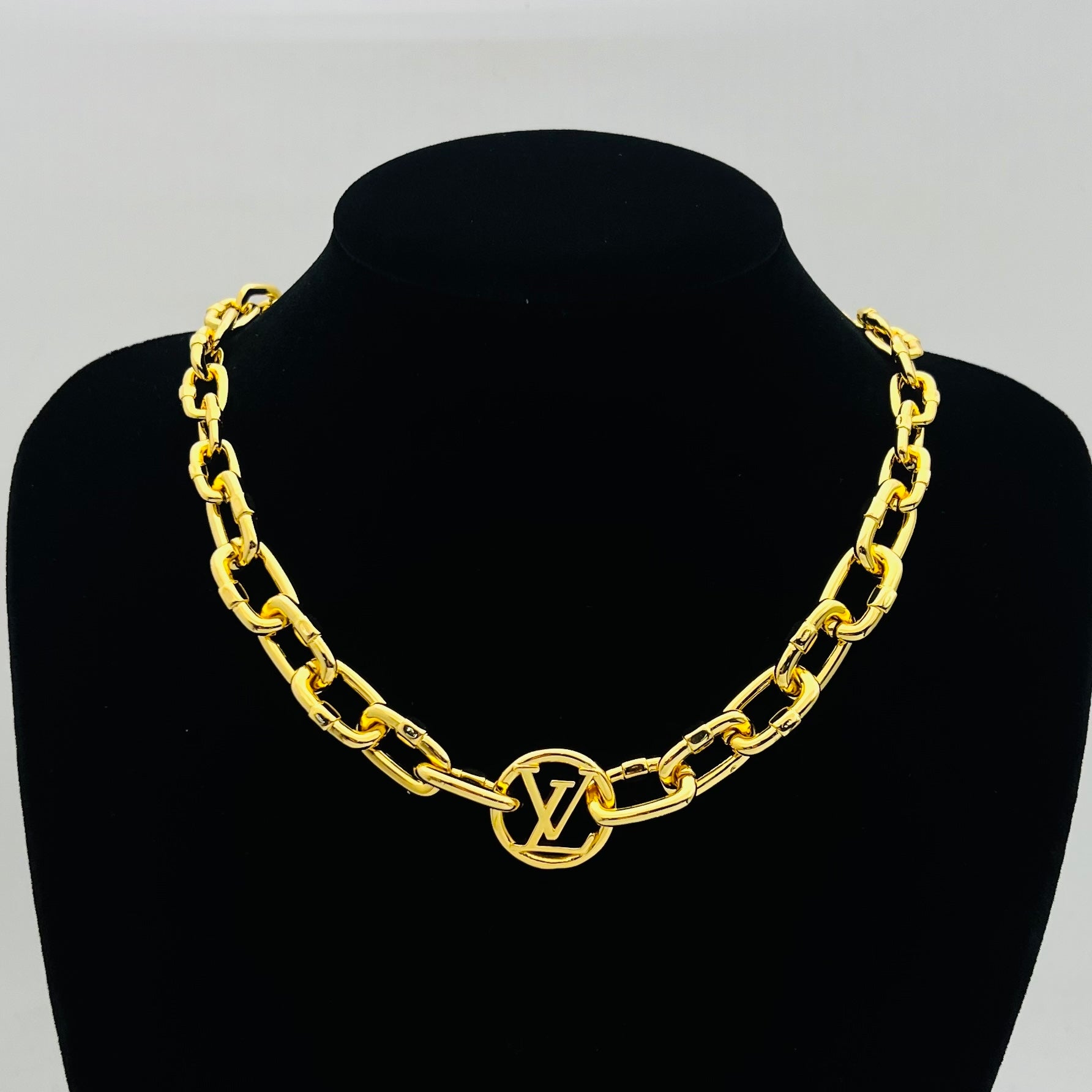 LuxluxHouse Low Price And High Quality Accessories Louis Vuitton