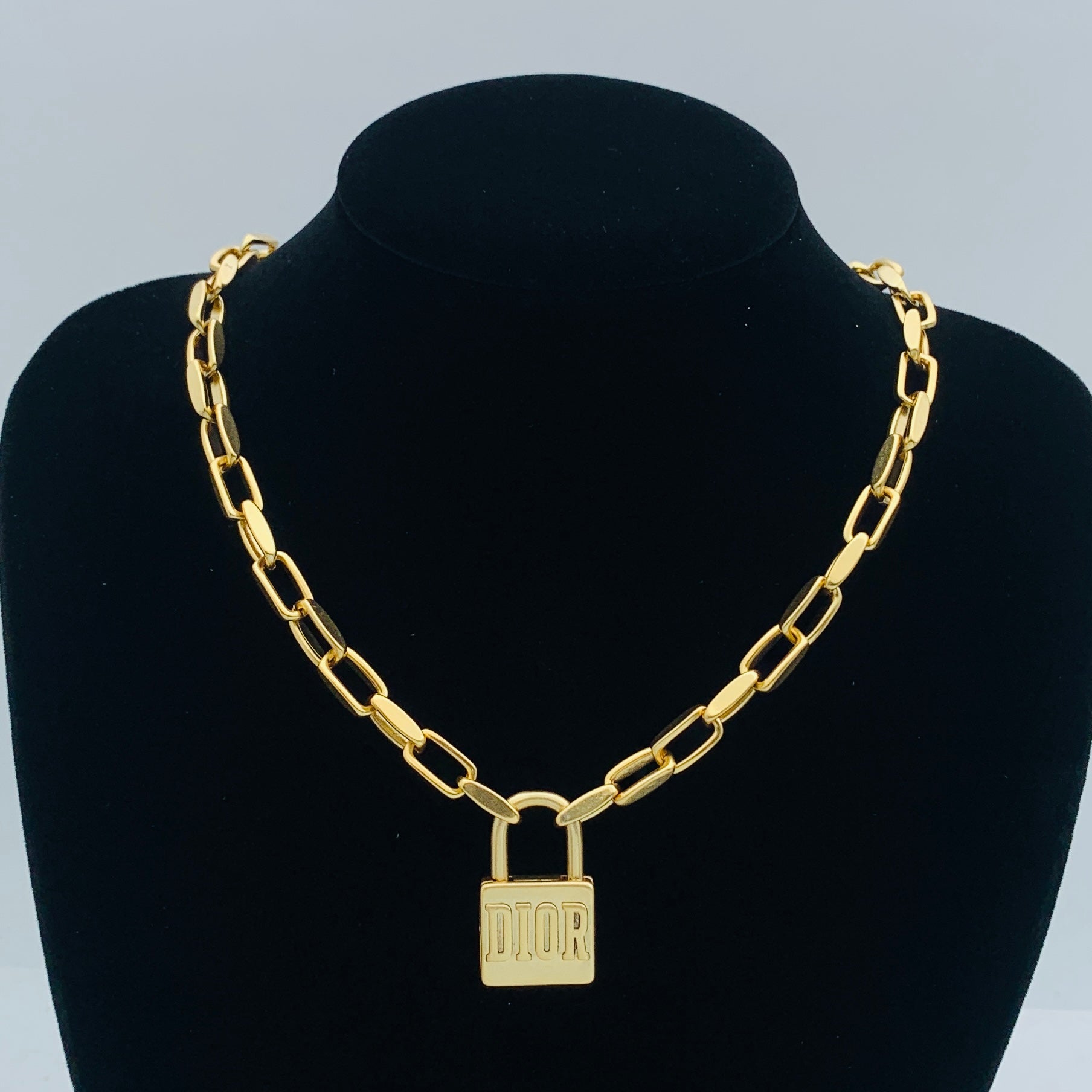 LuxluxHouse Low Price And High Quality Accessories Dior