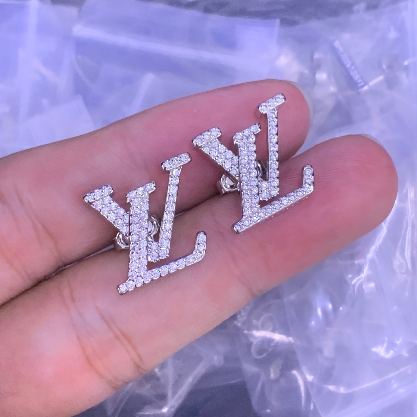 LuxluxHouse Low Price And High Quality Accessories Louis Vuitton