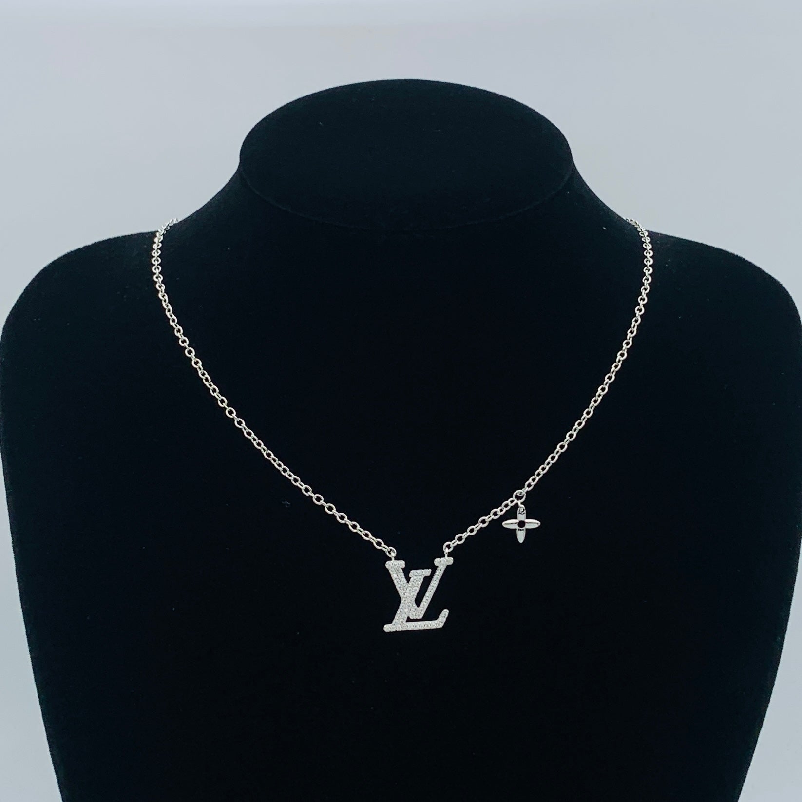 LuxluxHouse Low Price And High Quality Accessories Louis Vuitton