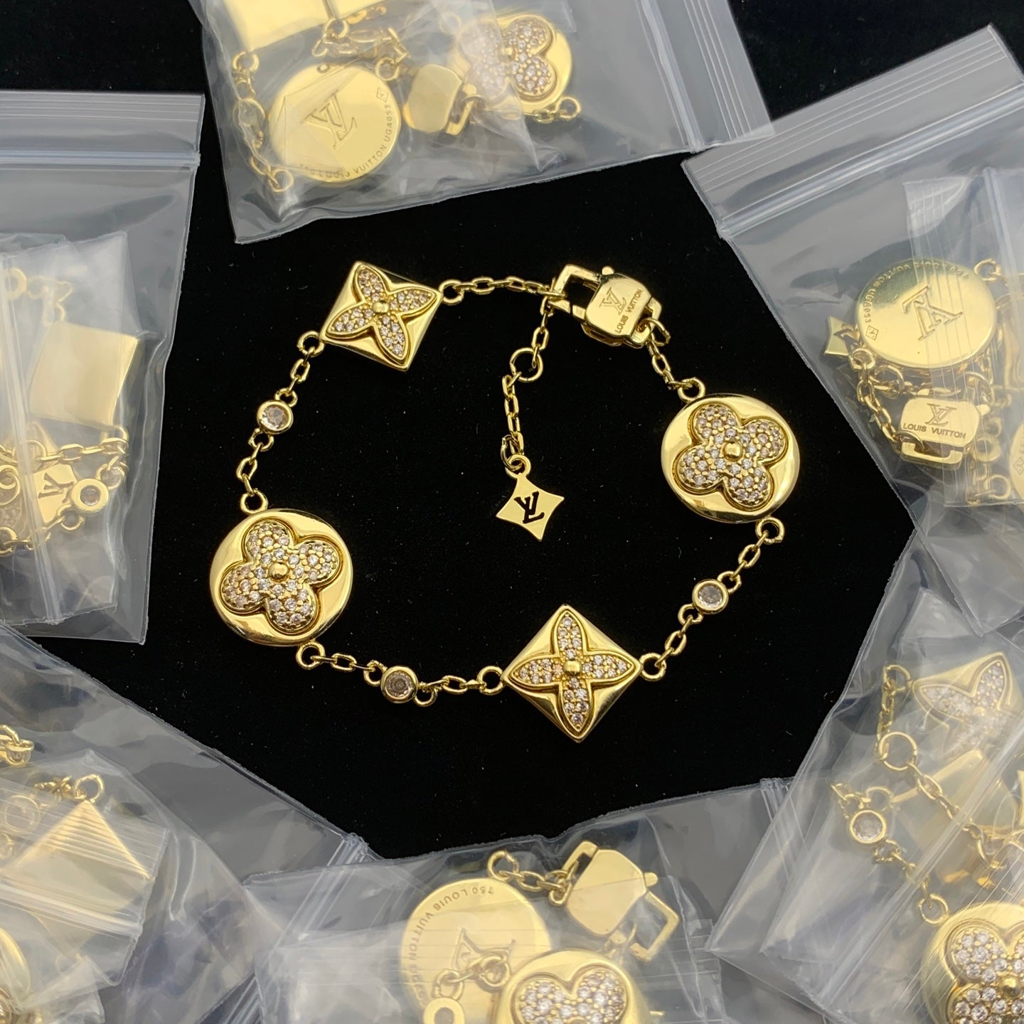 LuxluxHouse Low Price And High Quality Accessories Louis Vuitton