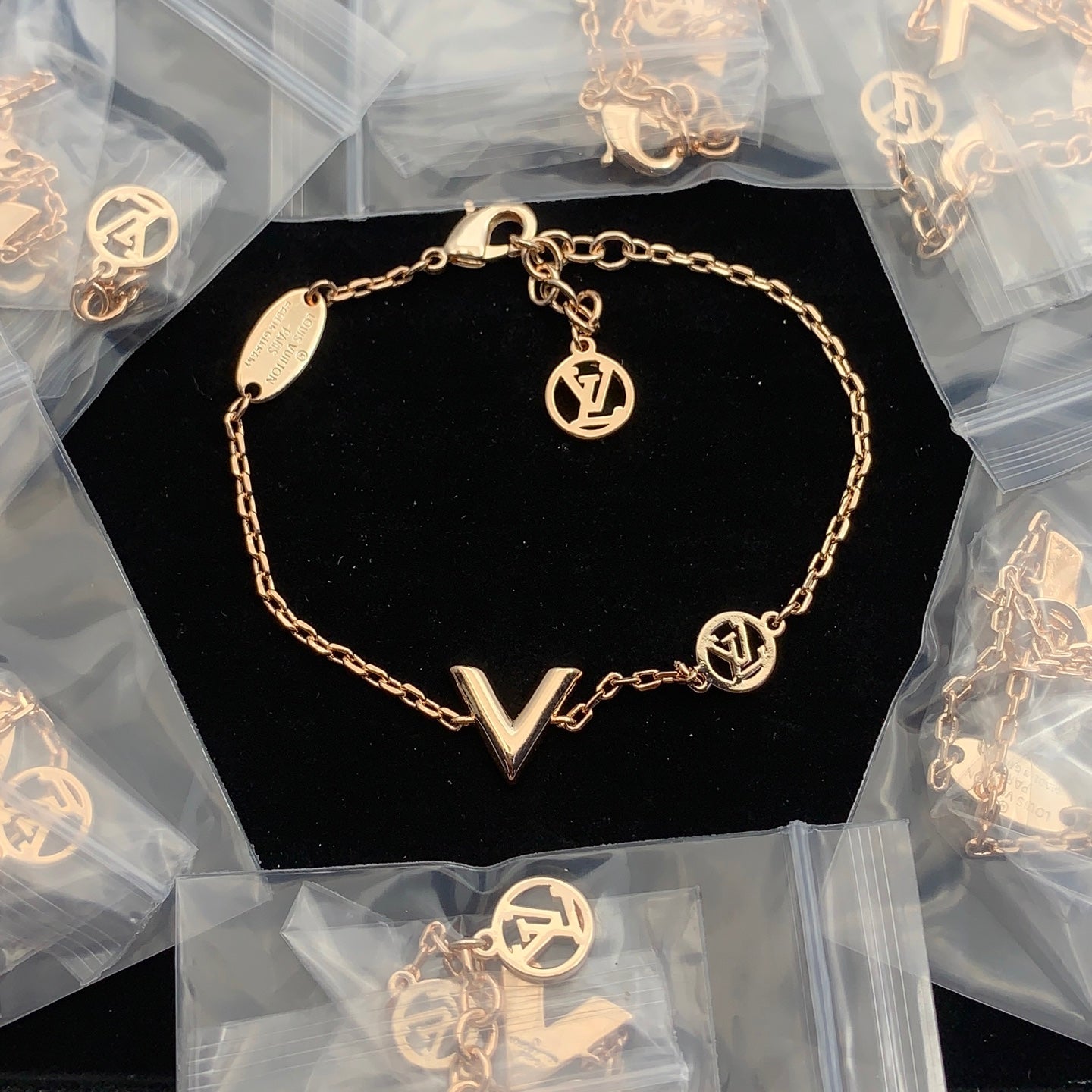 LuxluxHouse Low Price And High Quality Accessories Louis Vuitton
