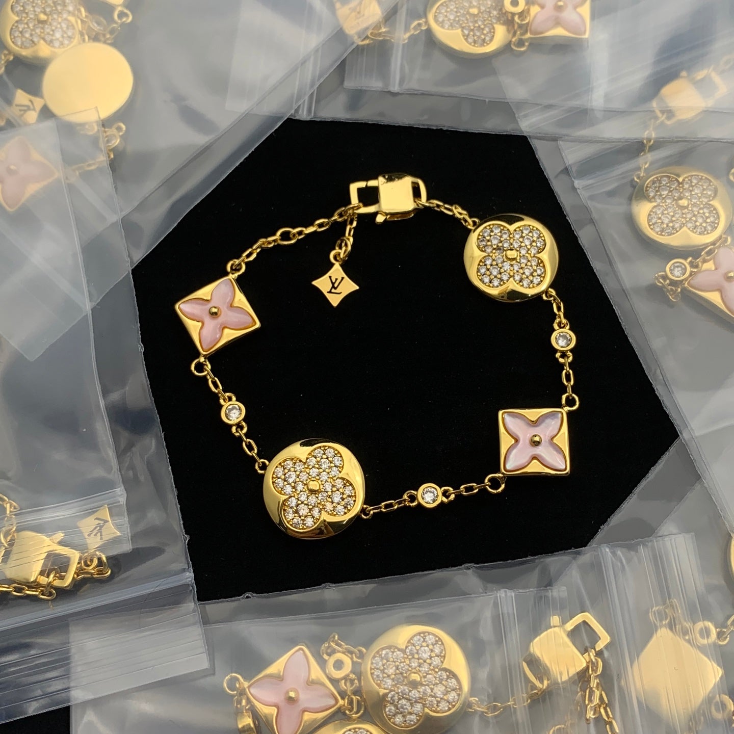 LuxluxHouse Low Price And High Quality Accessories Louis Vuitton