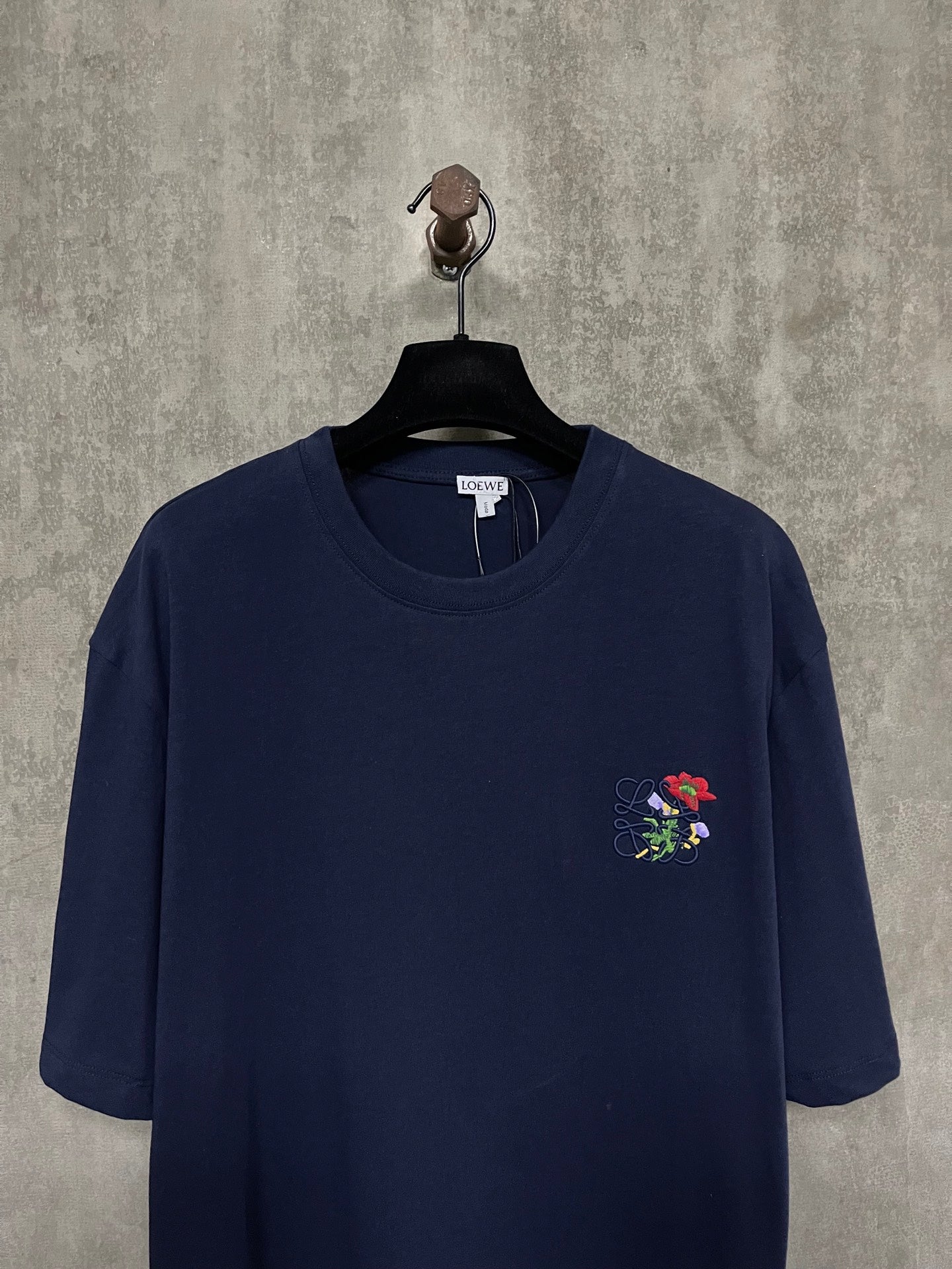 LuxluxHouse Best Quality Clothes T-shirt Loewe