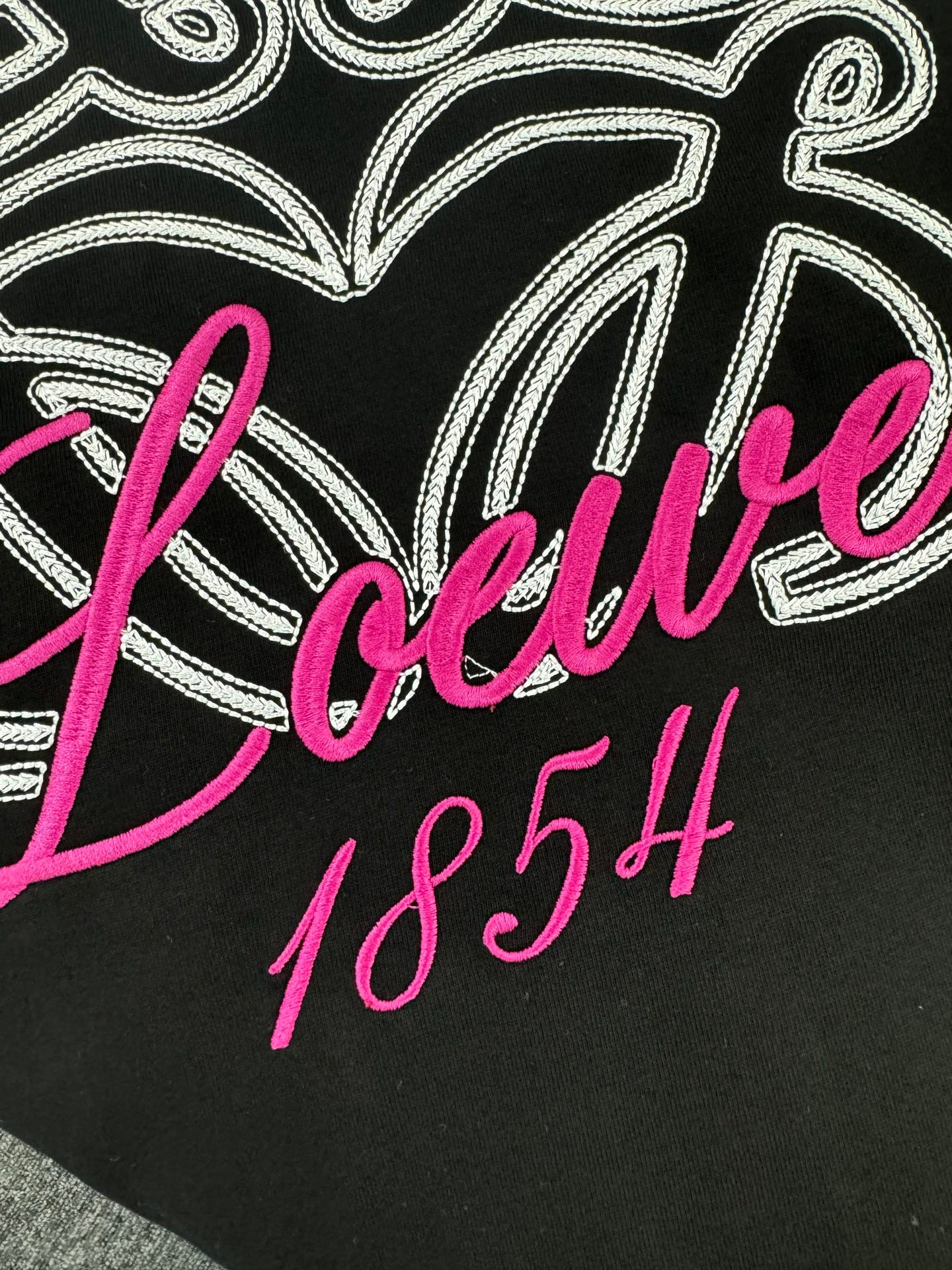 LuxluxHouse Best Quality Clothes T-shirt Loewe