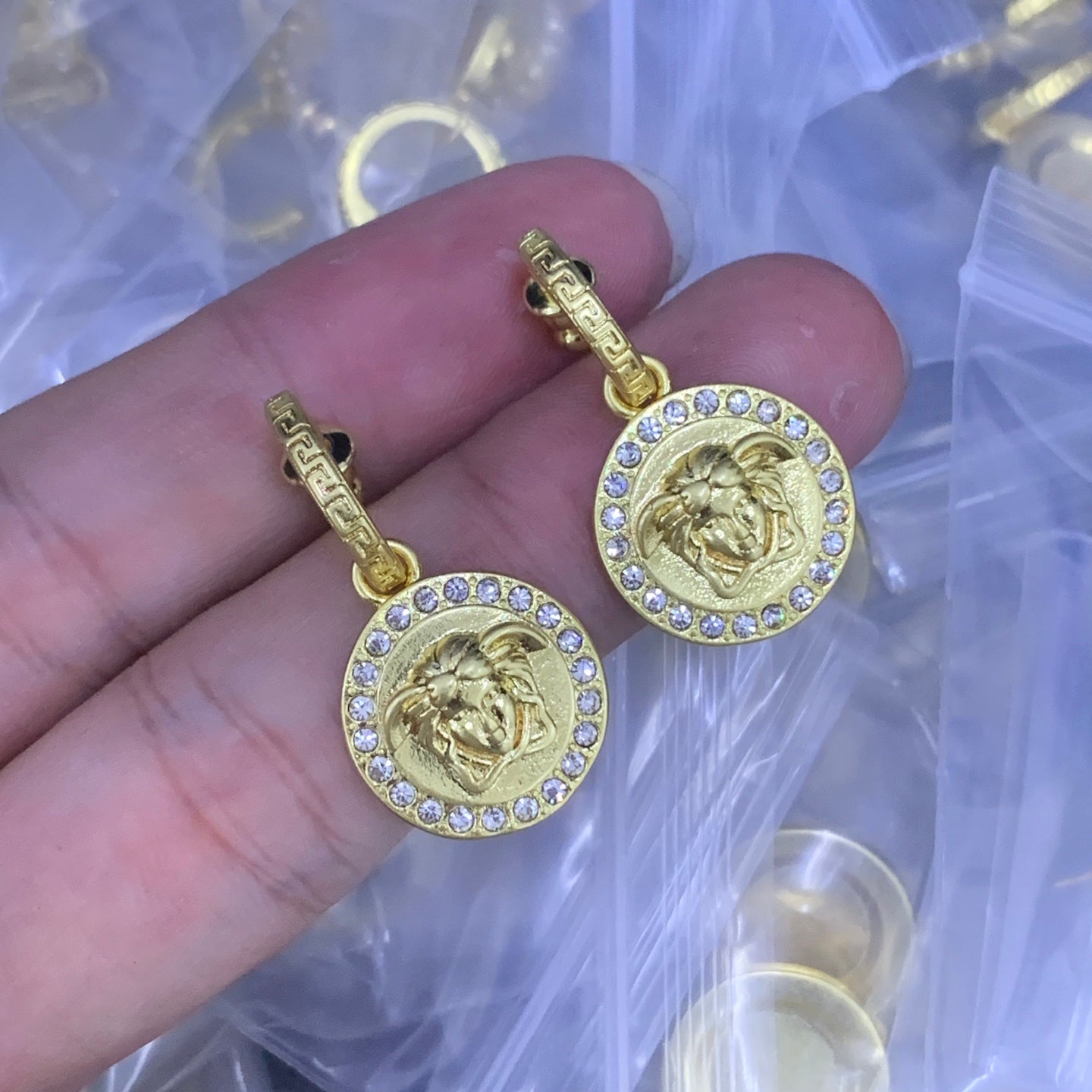 LuxluxHouse Low Price And High Quality Accessories Versace