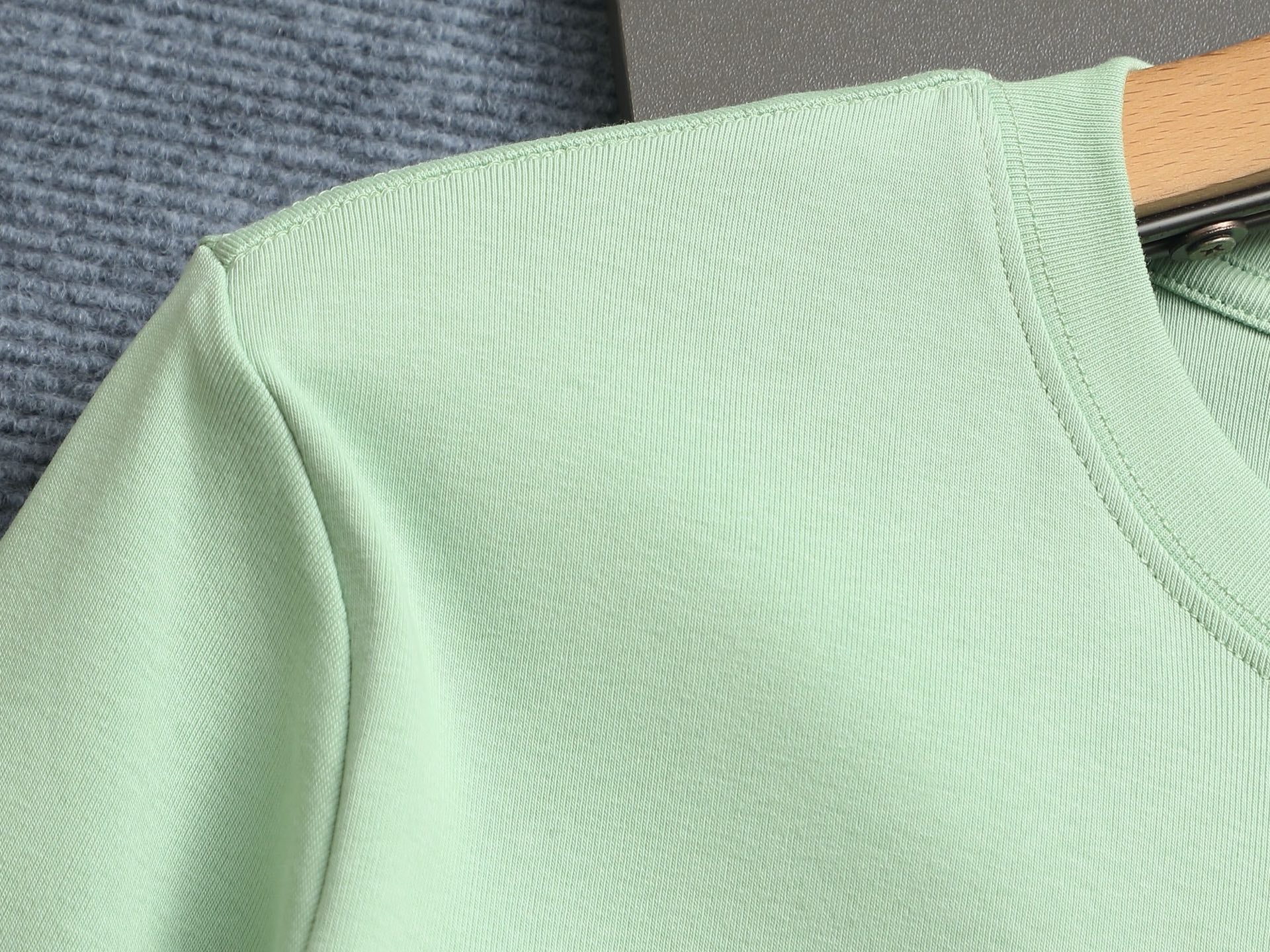 LuxluxHouse Best Quality Clothes T-shirt Prada