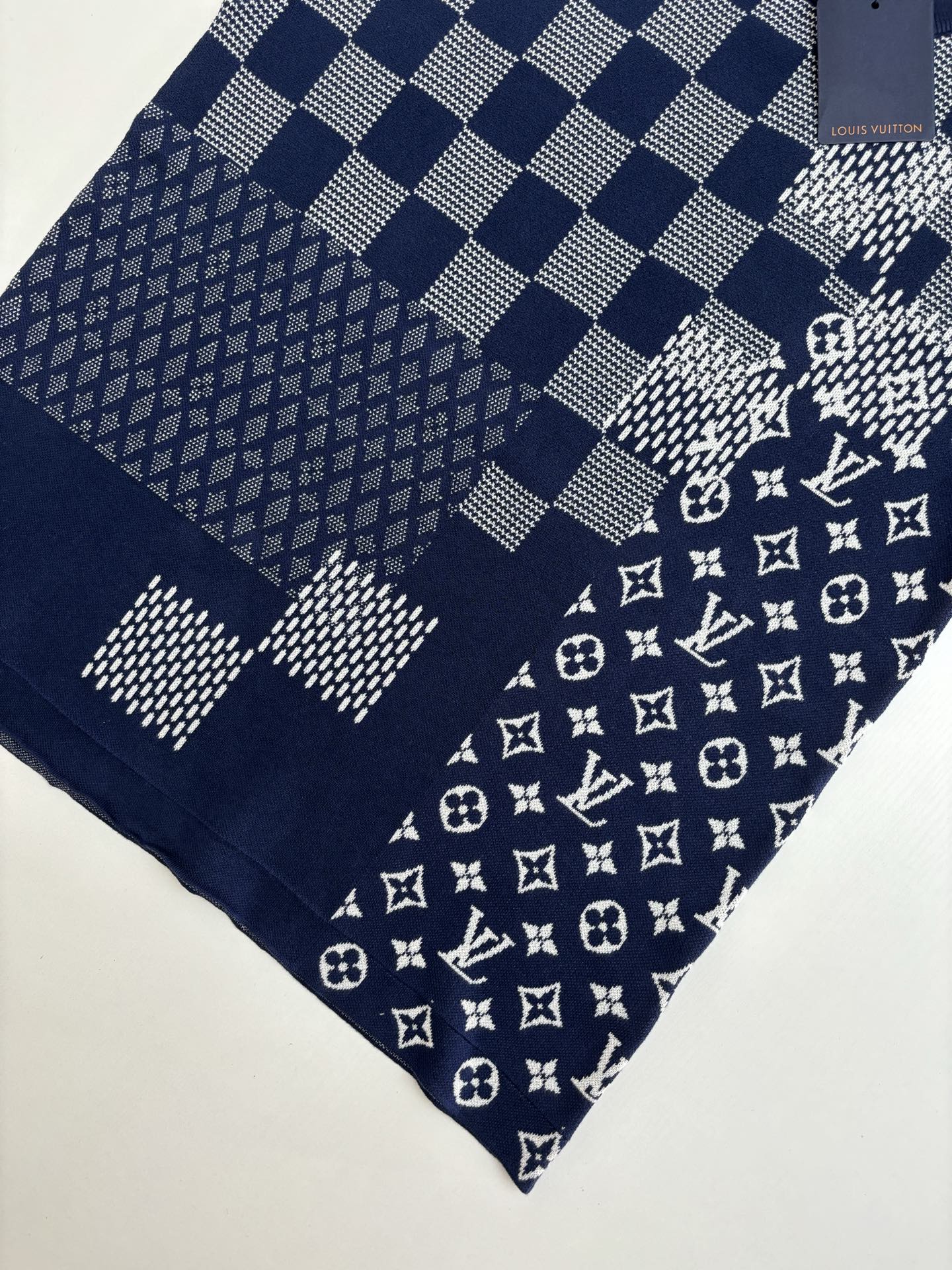 LuxluxHouse Best Quality Clothes T-shirt Loewe