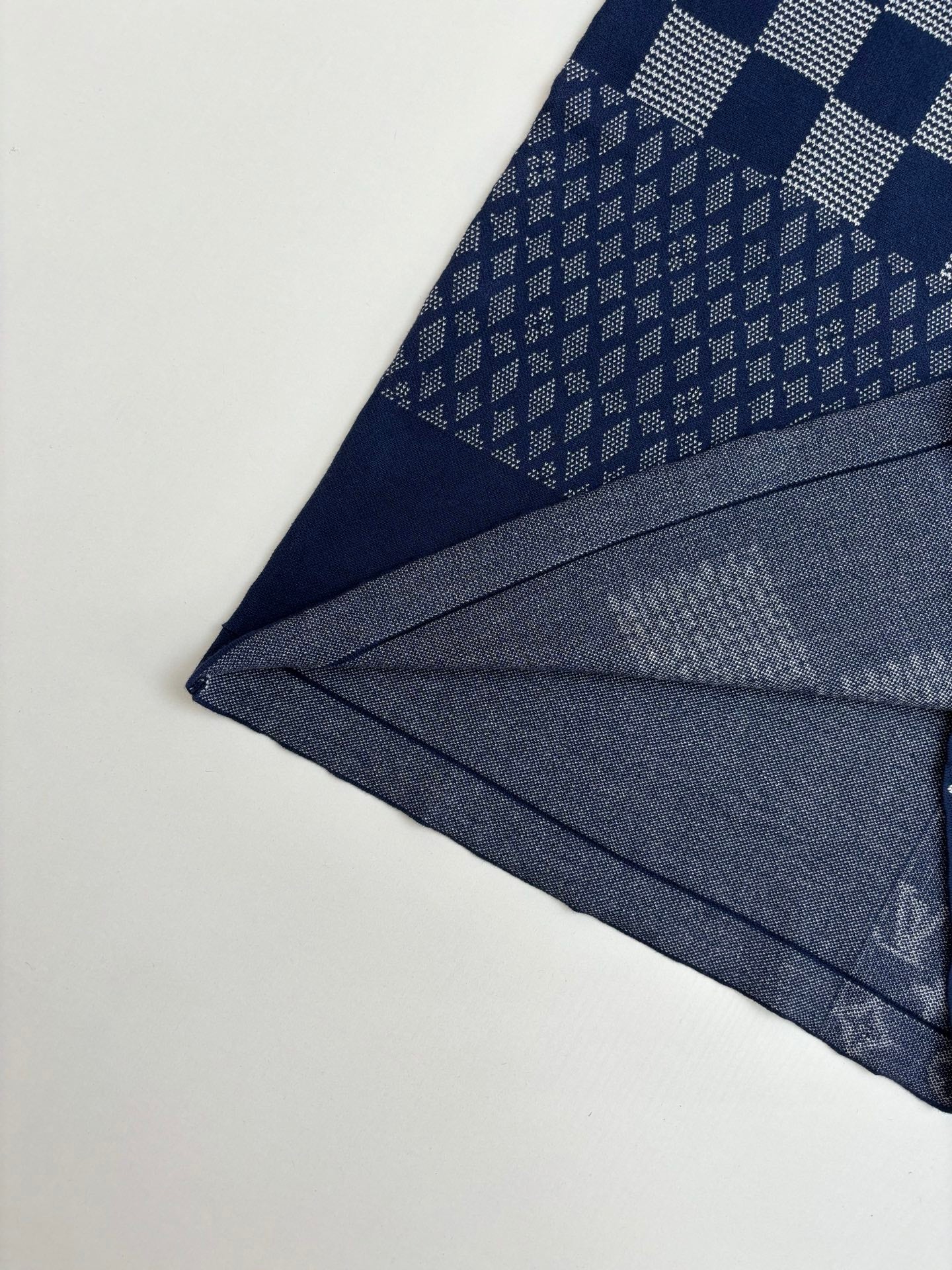 LuxluxHouse Best Quality Clothes T-shirt Loewe