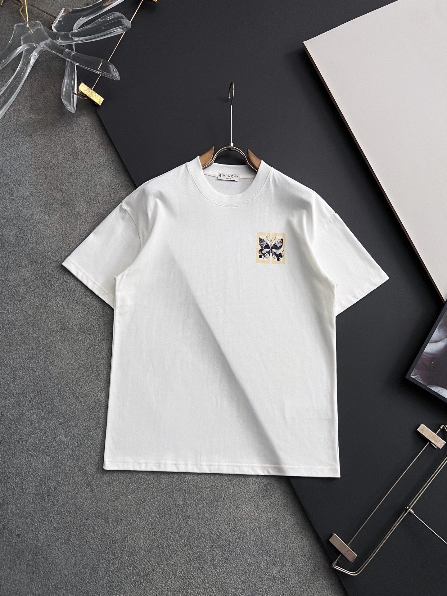 LuxluxHouse Best Quality Clothes Givenchy T-shirt