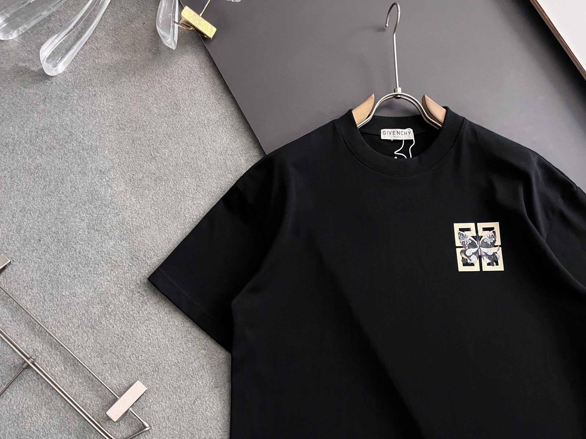 LuxluxHouse Best Quality Clothes Givenchy T-shirt